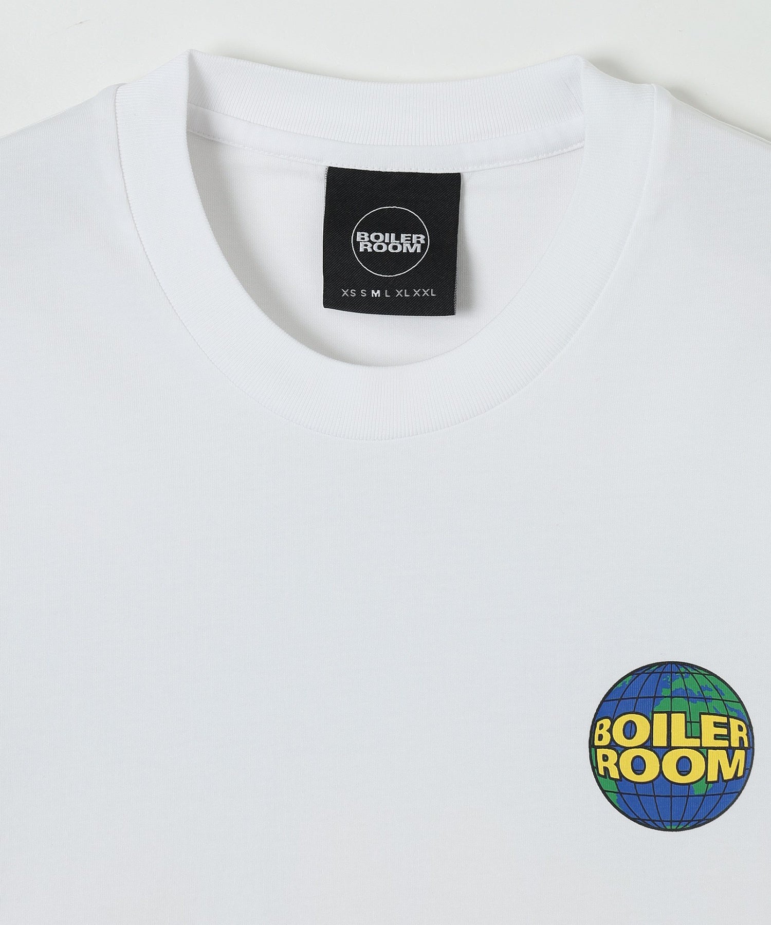 BOILER ROOM/ボイラールーム/GLOBE LOGO T-SHIRT AW25SS35WHT