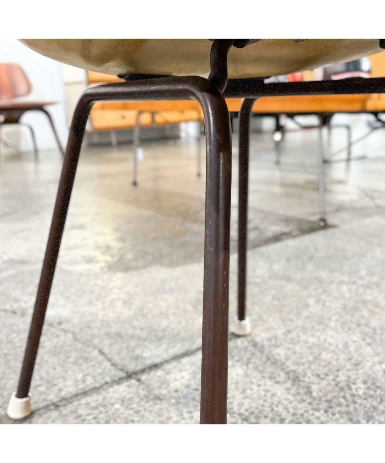 Eames H-Base / Brown / Vintage