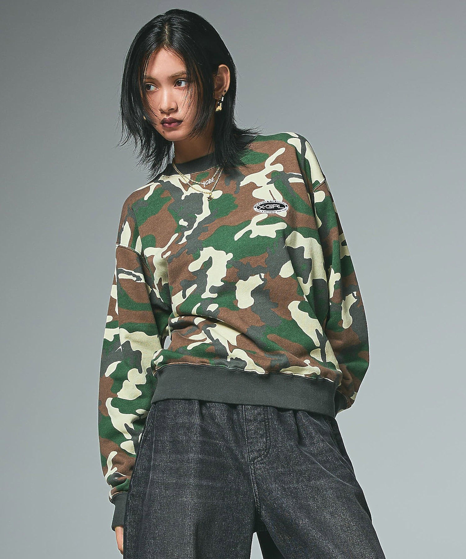 EMBROIDERY OVAL LOGO SWEAT TOP