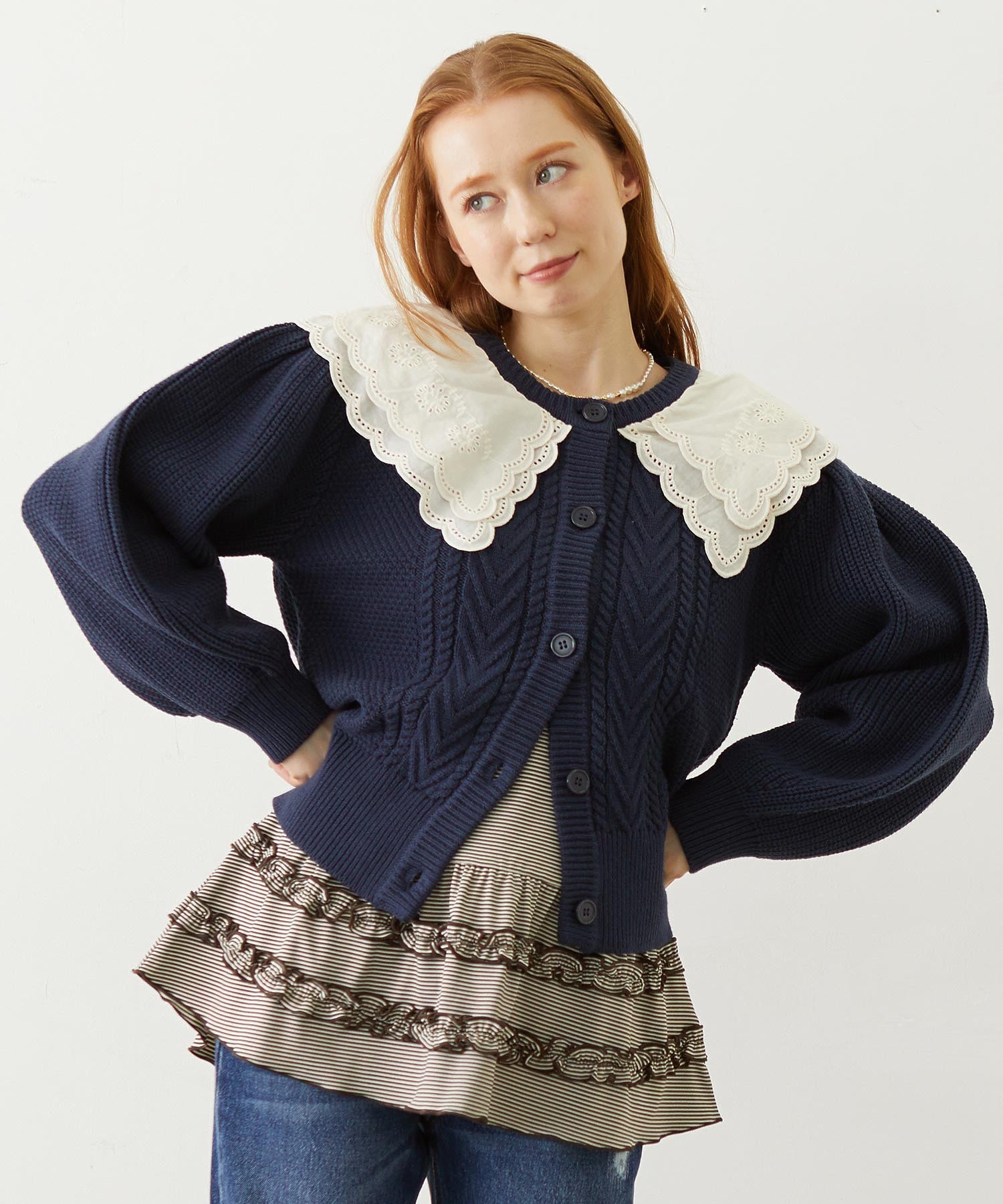 LACE COLLAR KNIT TOP