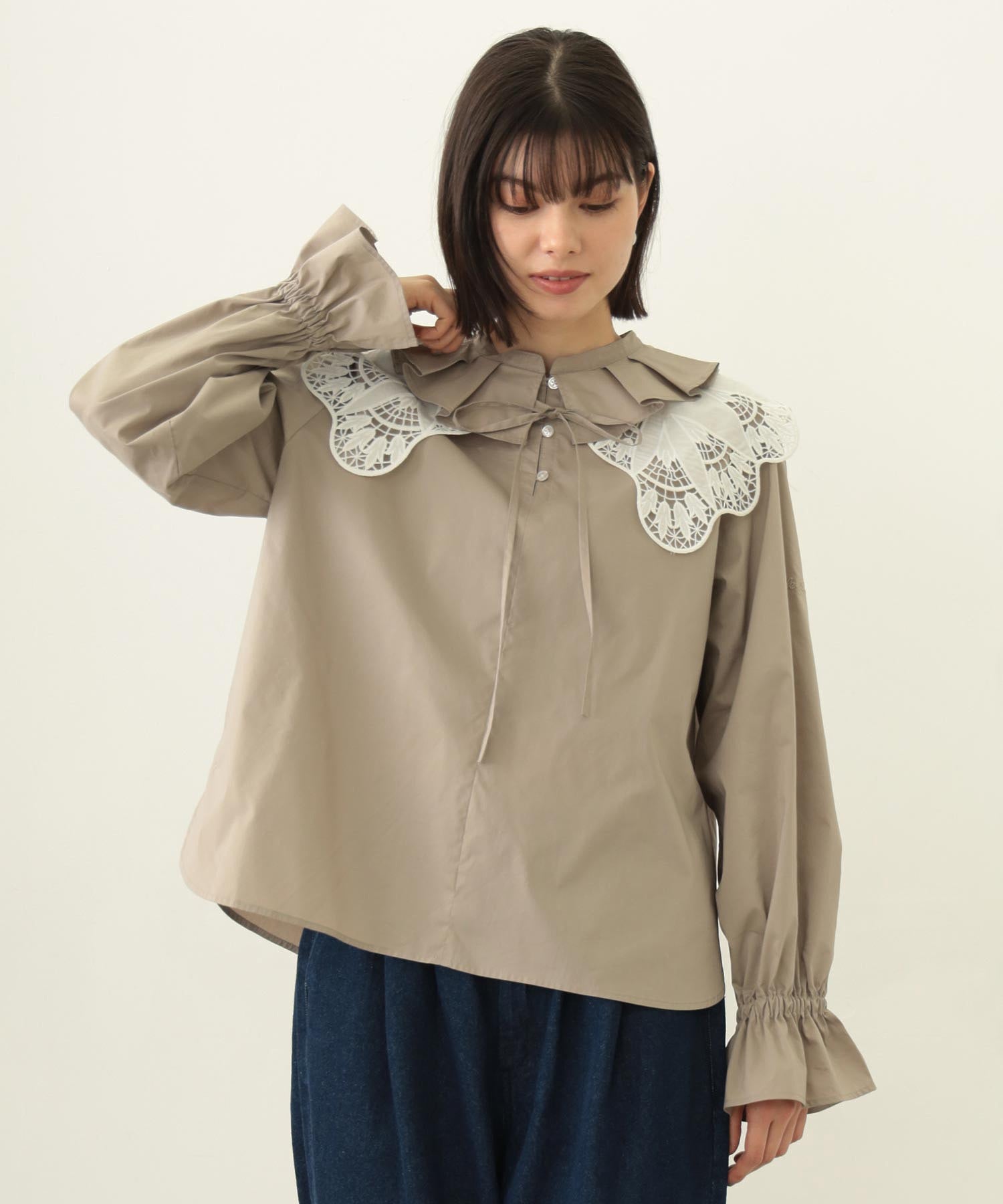 MULTI RUFFLE COLLAR BLOUSE