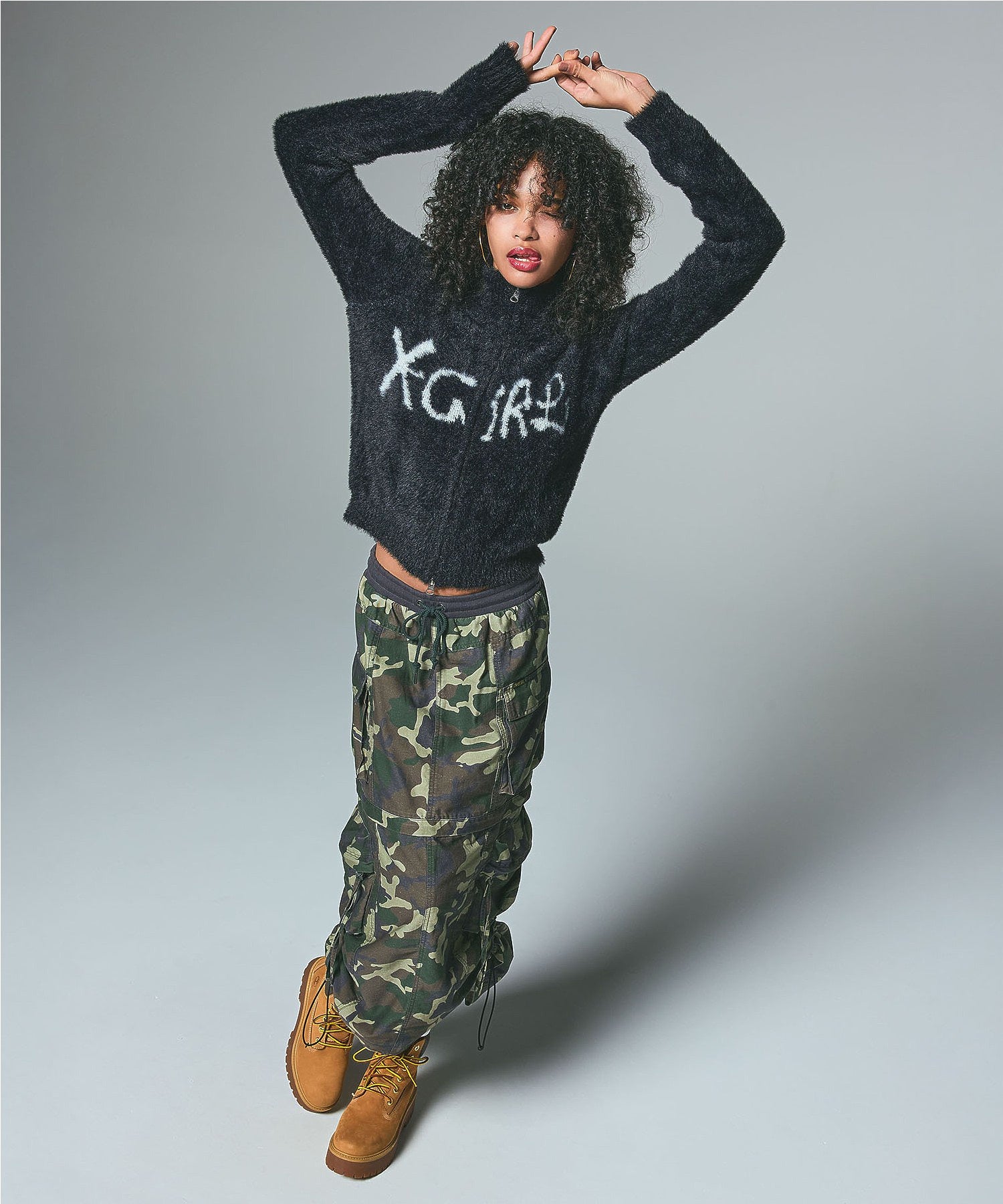 LOGO JACQUARD ZIP UP SHAGGY KNIT TOP