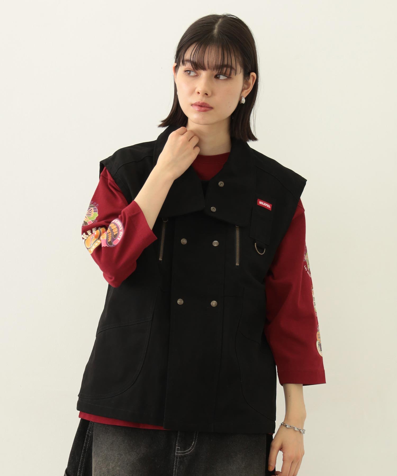 ※画像の商品はサンプルとなります。実際の商品は左胸部分のDカンサイズが画像よりも小さく変更になります。