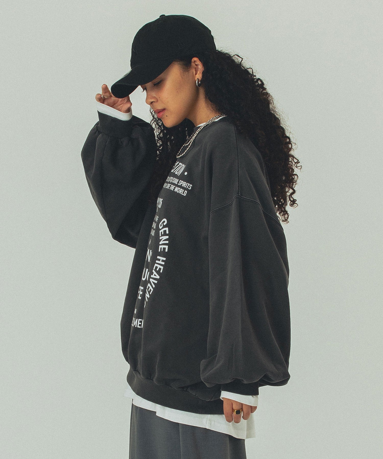 GENE HEAVENS/VOLUME SLEEVE PRINT SWEAT