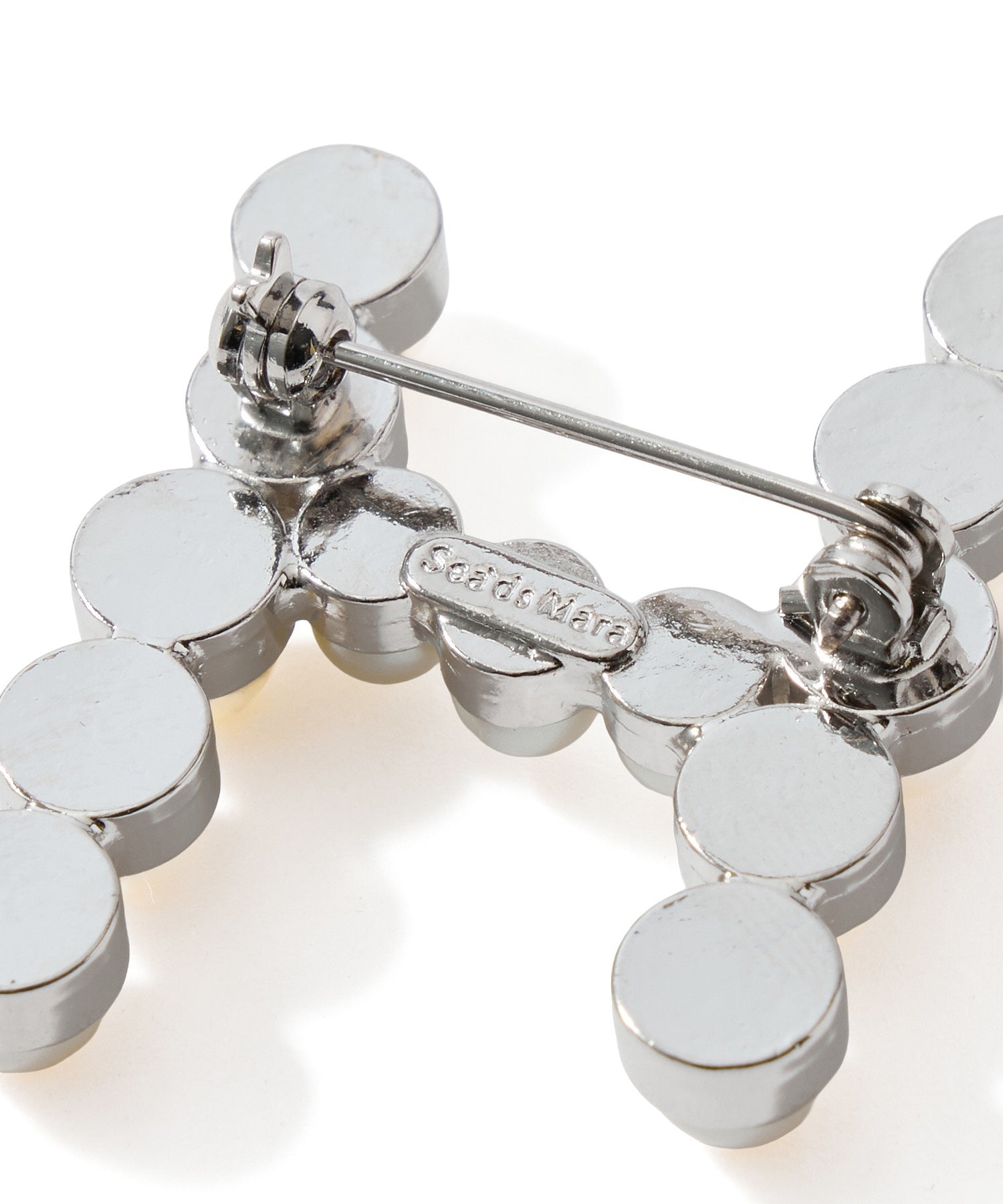 Sea’ds mara/Alphabet brooch H