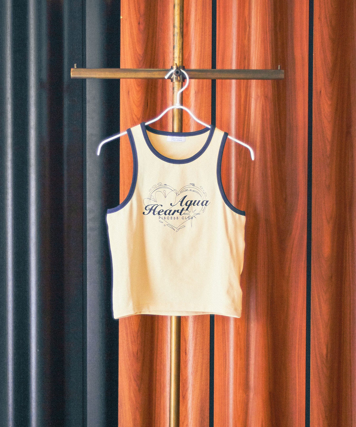 PISCESS/AQUA HEART SLEEBELESS TOP