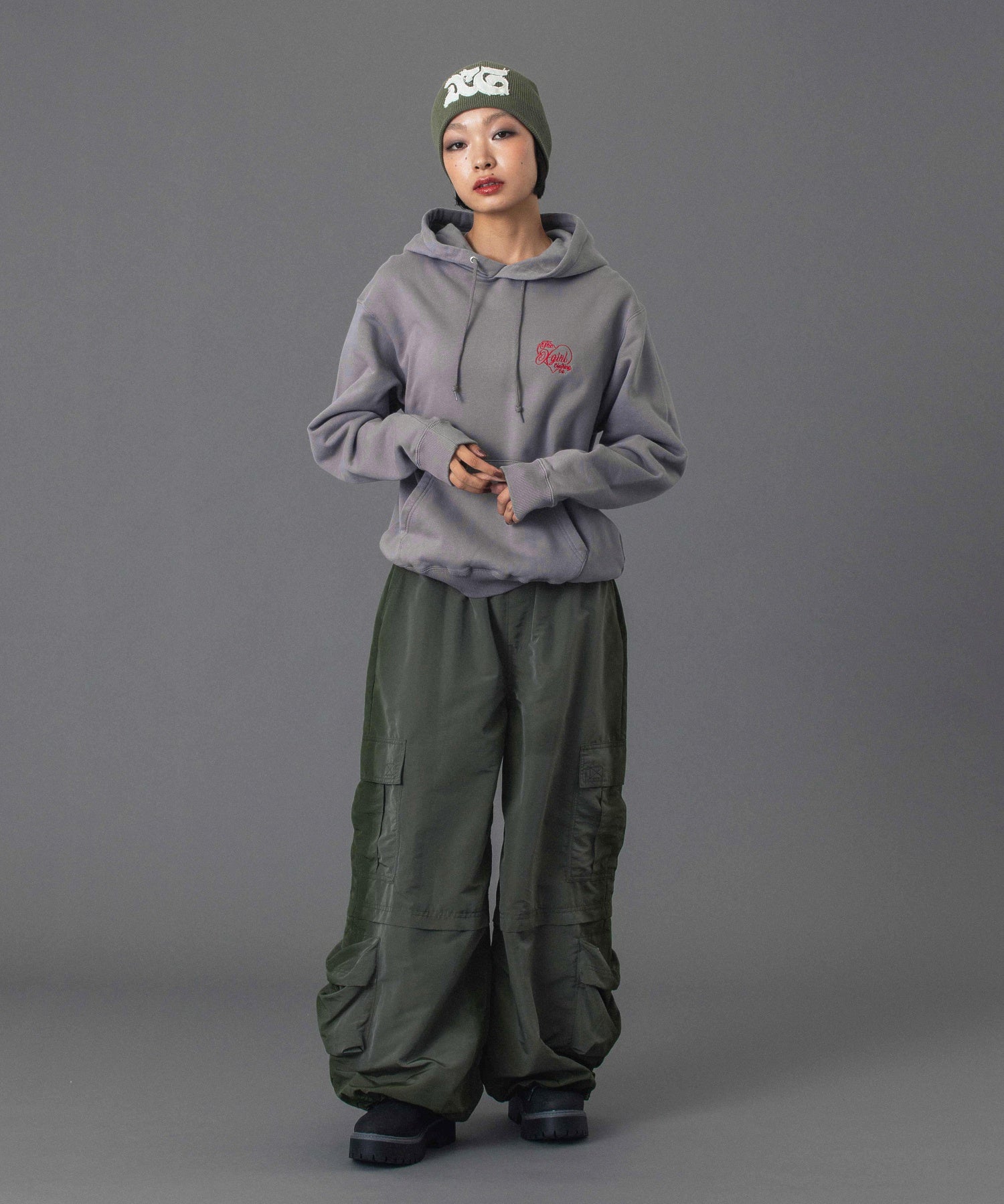 HEART SPRAY LOGO SWEAT HOODIE