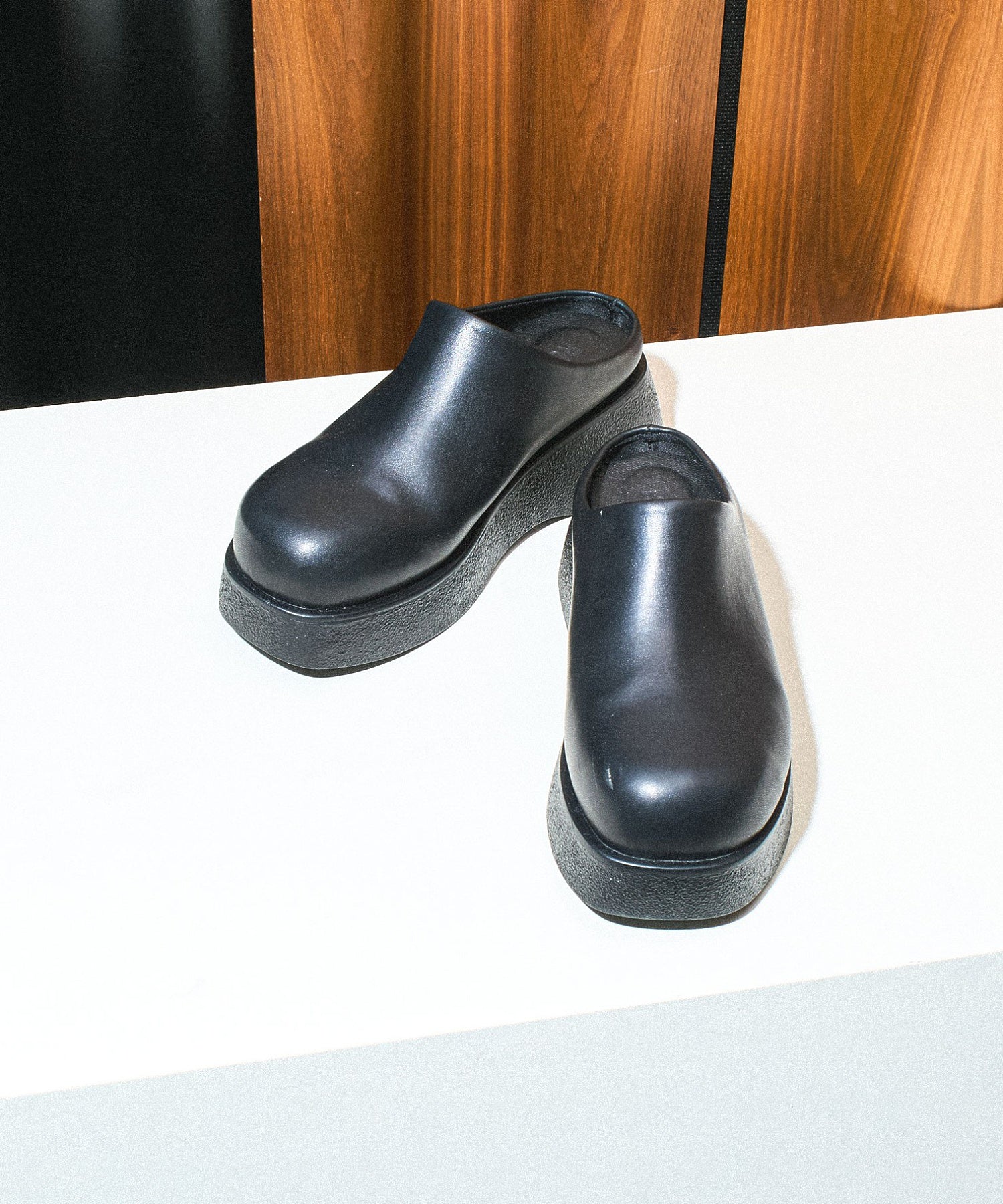 CLOG SHOES