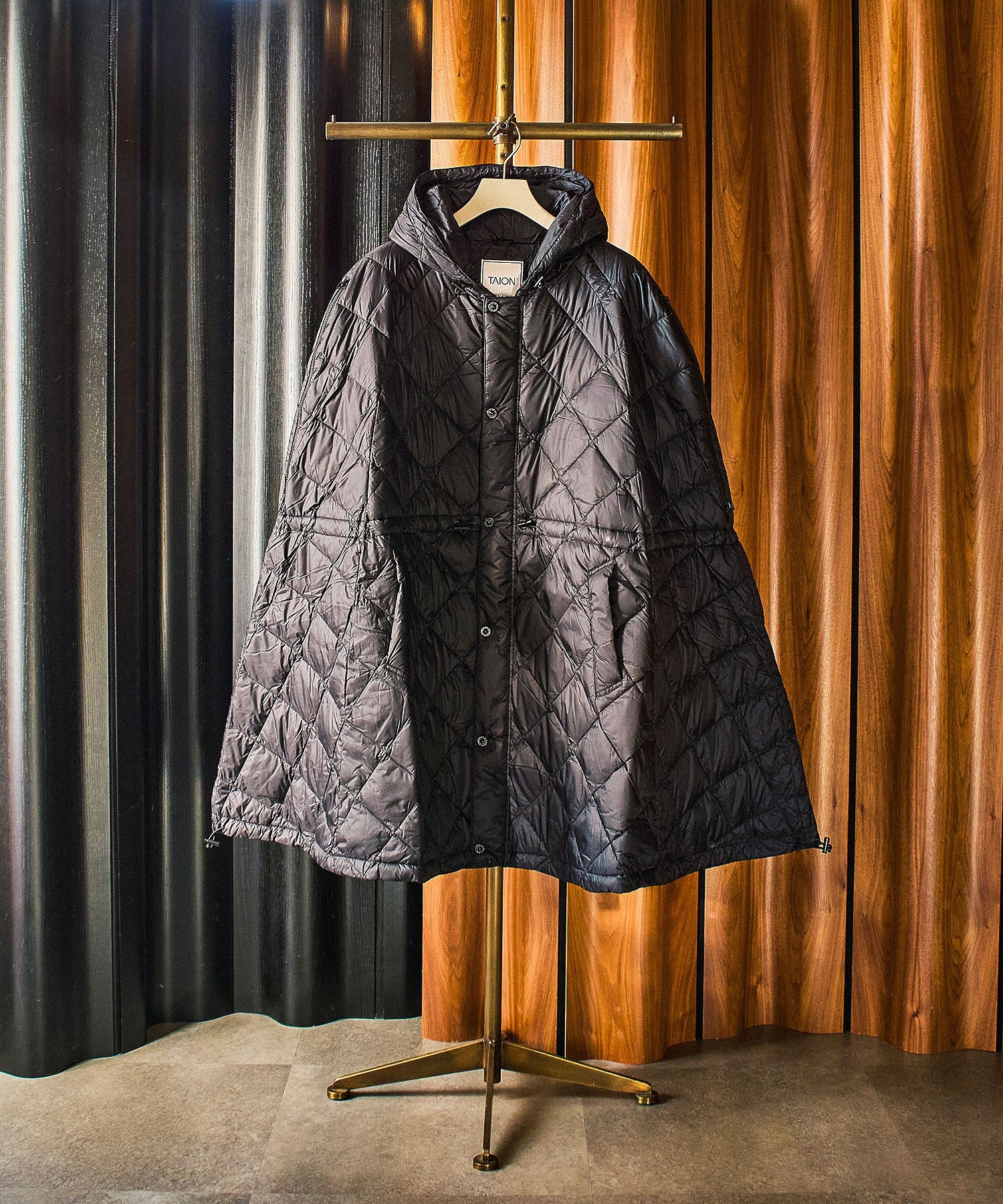 TAION/CITY DOWN CAPE