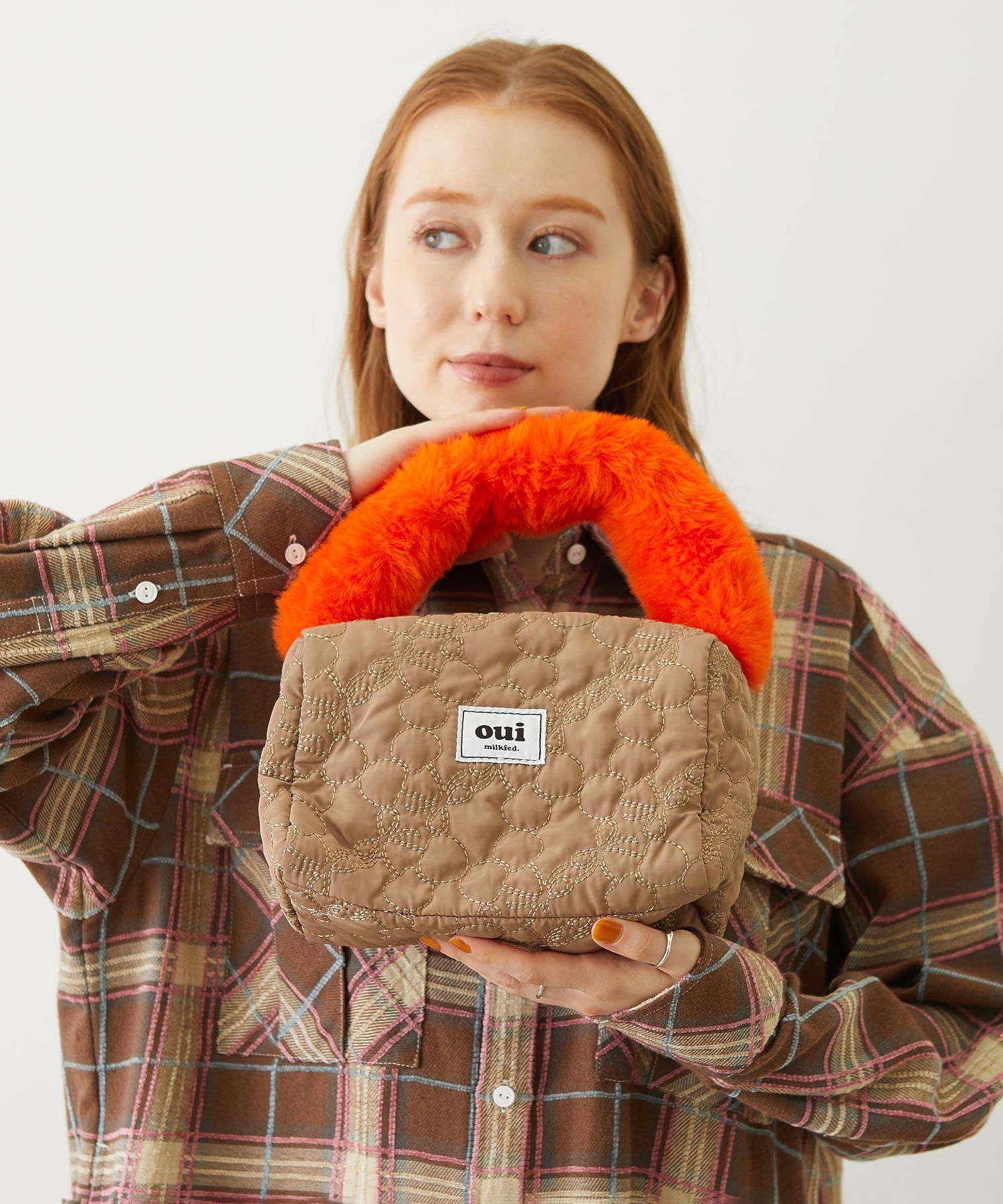 CHERRY QUILTED FUR HANDLE BAG