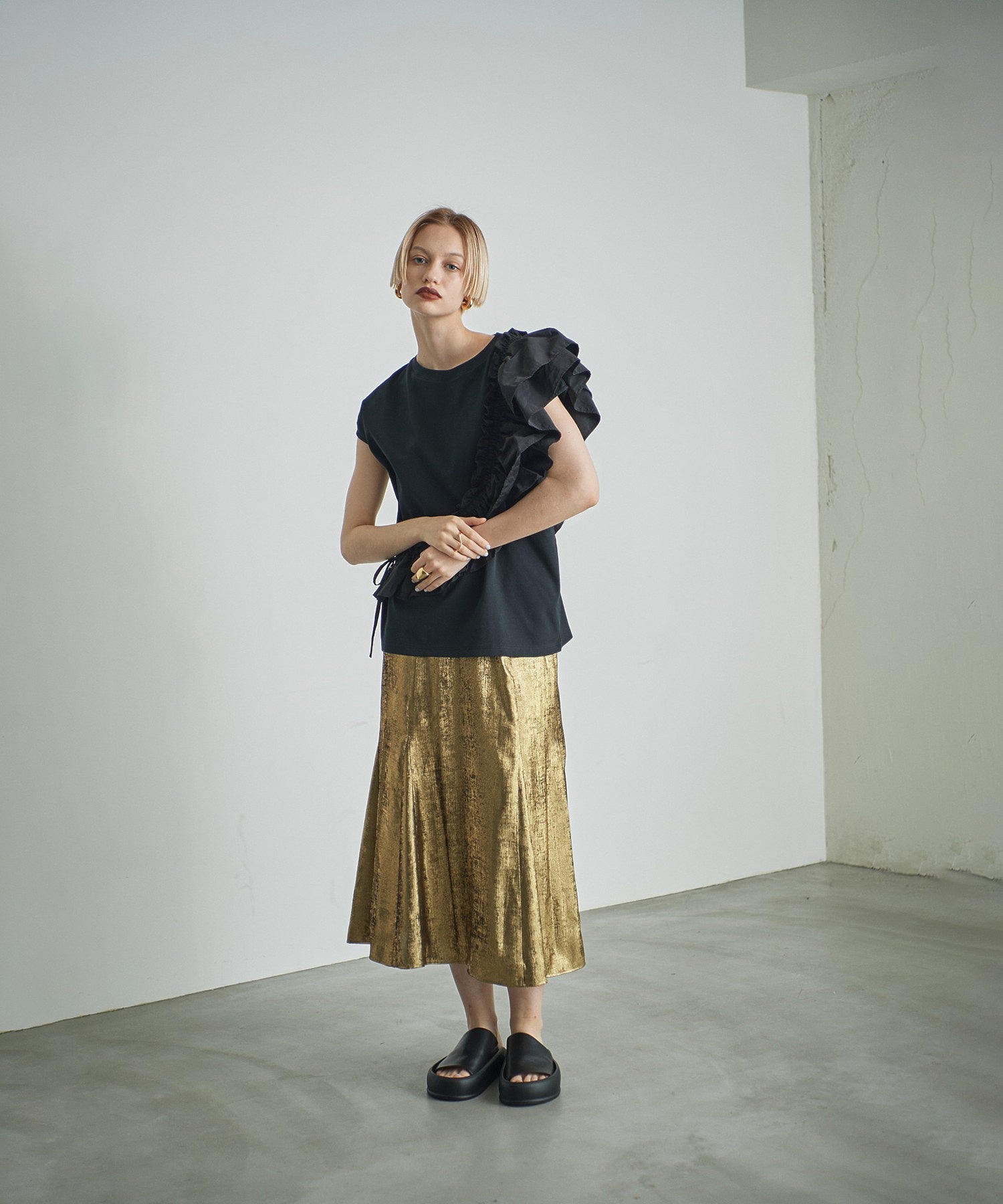 セミフレアメタリックスカート