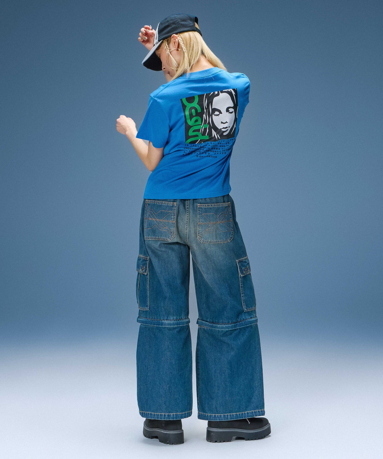 SIDE LOGO FACE LABEL S/S TEE