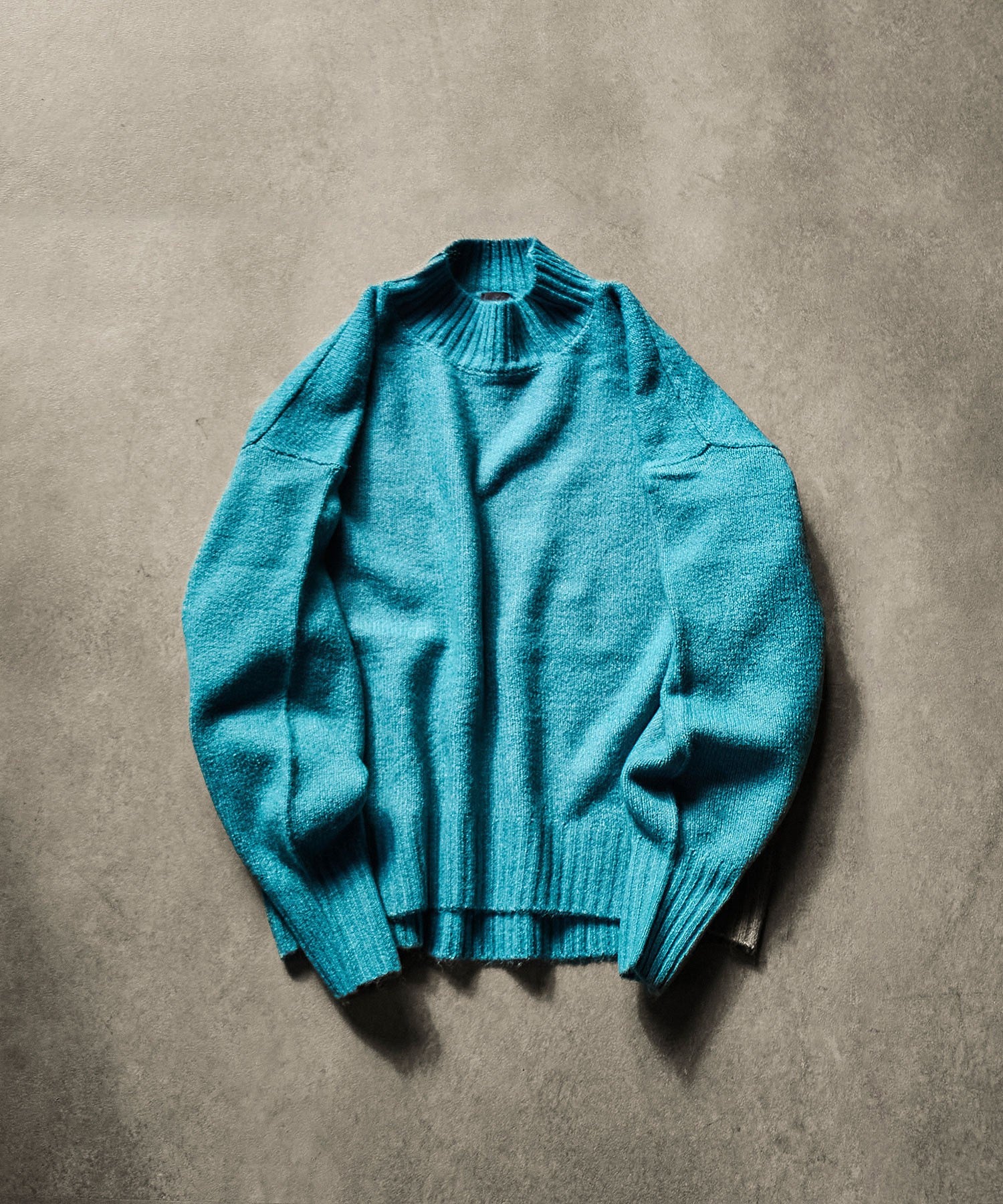 【WEB・一部店舗限定】 BASIC HIGH NECK KNIT