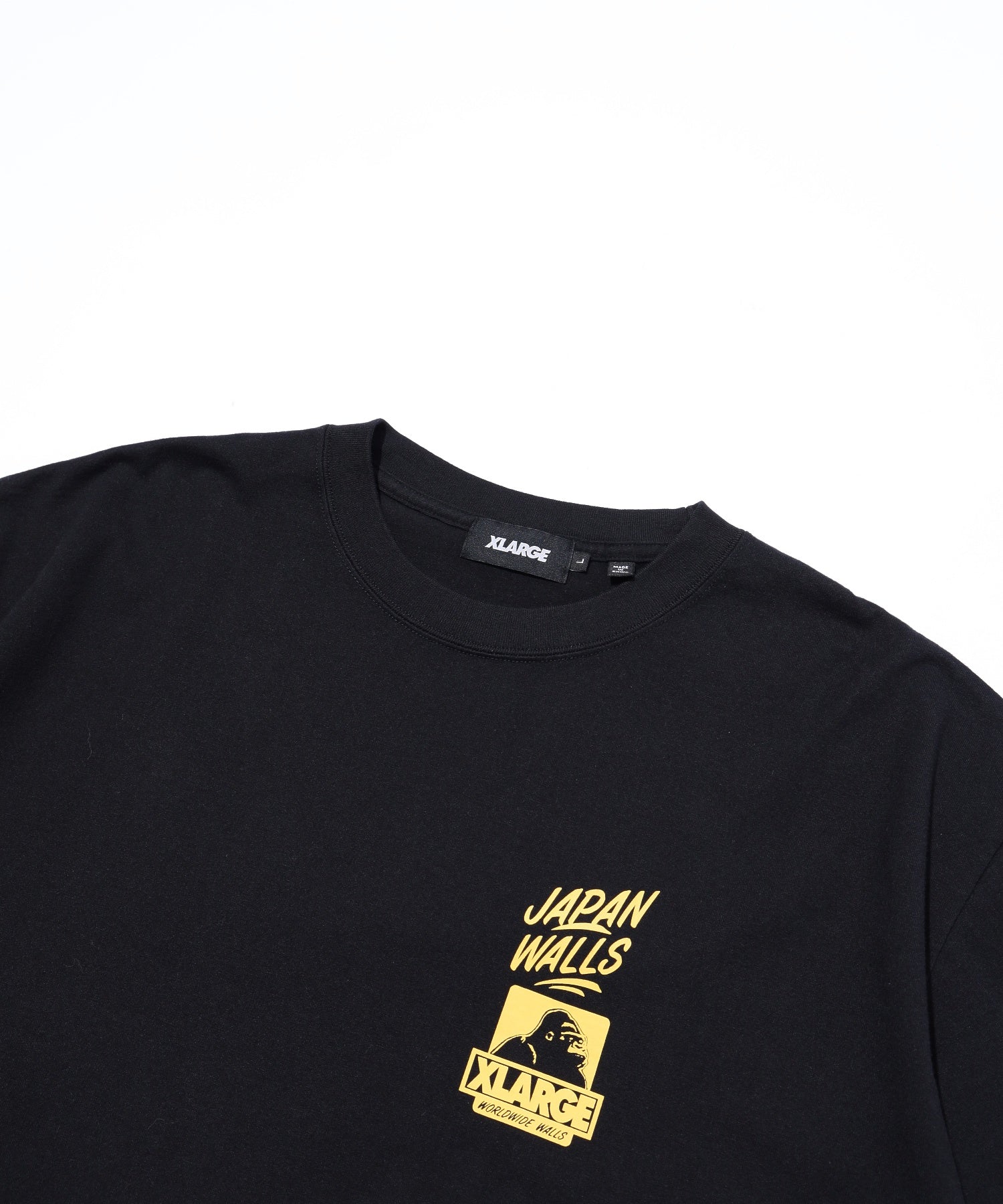 XLARGE x JAPAN WALLS 10TH ANNIVERSARY S/S TEE calif-ART