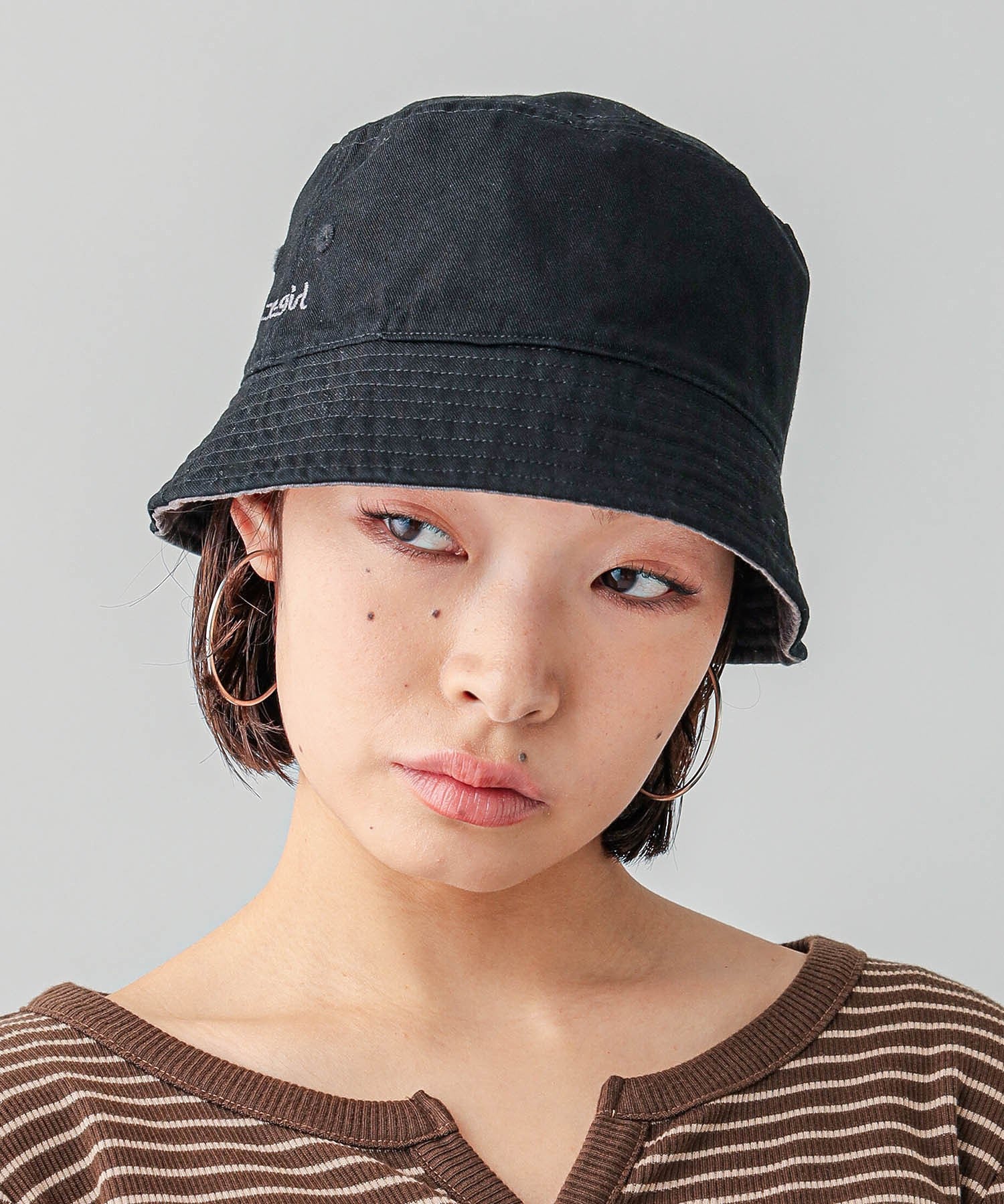 REVERSIBLE BUCKET HAT X-girl