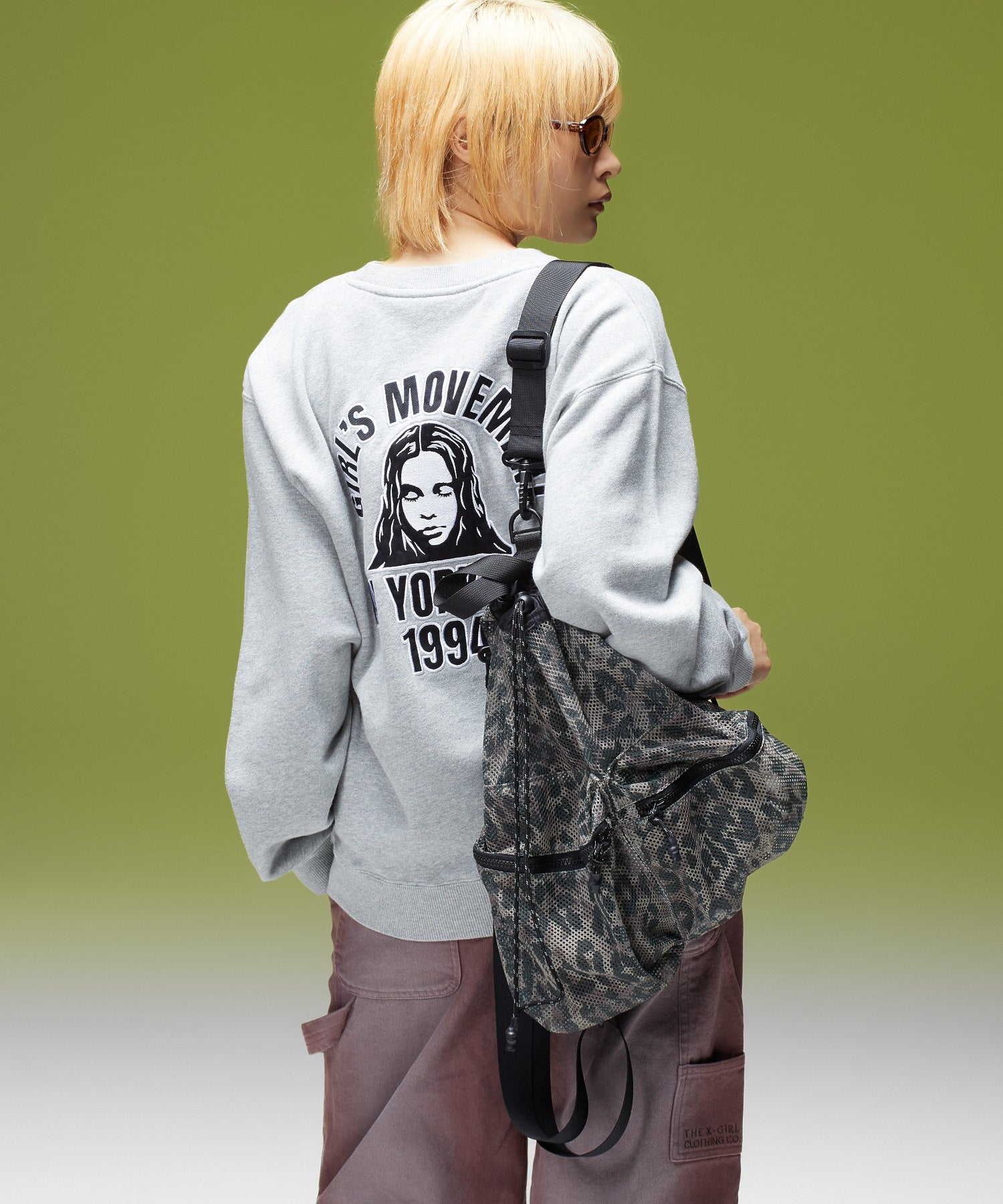 ARCH LOGO AND FACE PATCH SWEATSHIRT