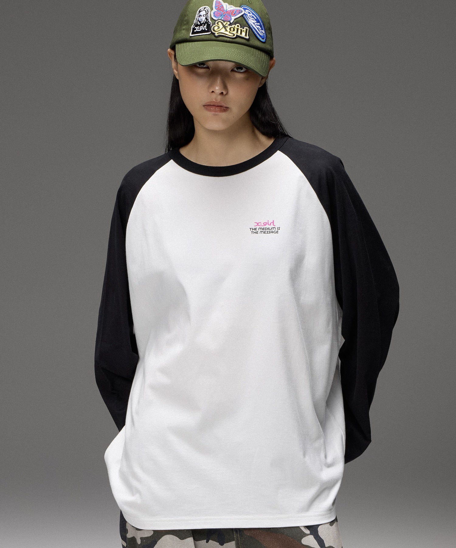 FACE AND CIRCLE LOGO RAGLAN L/S TEE