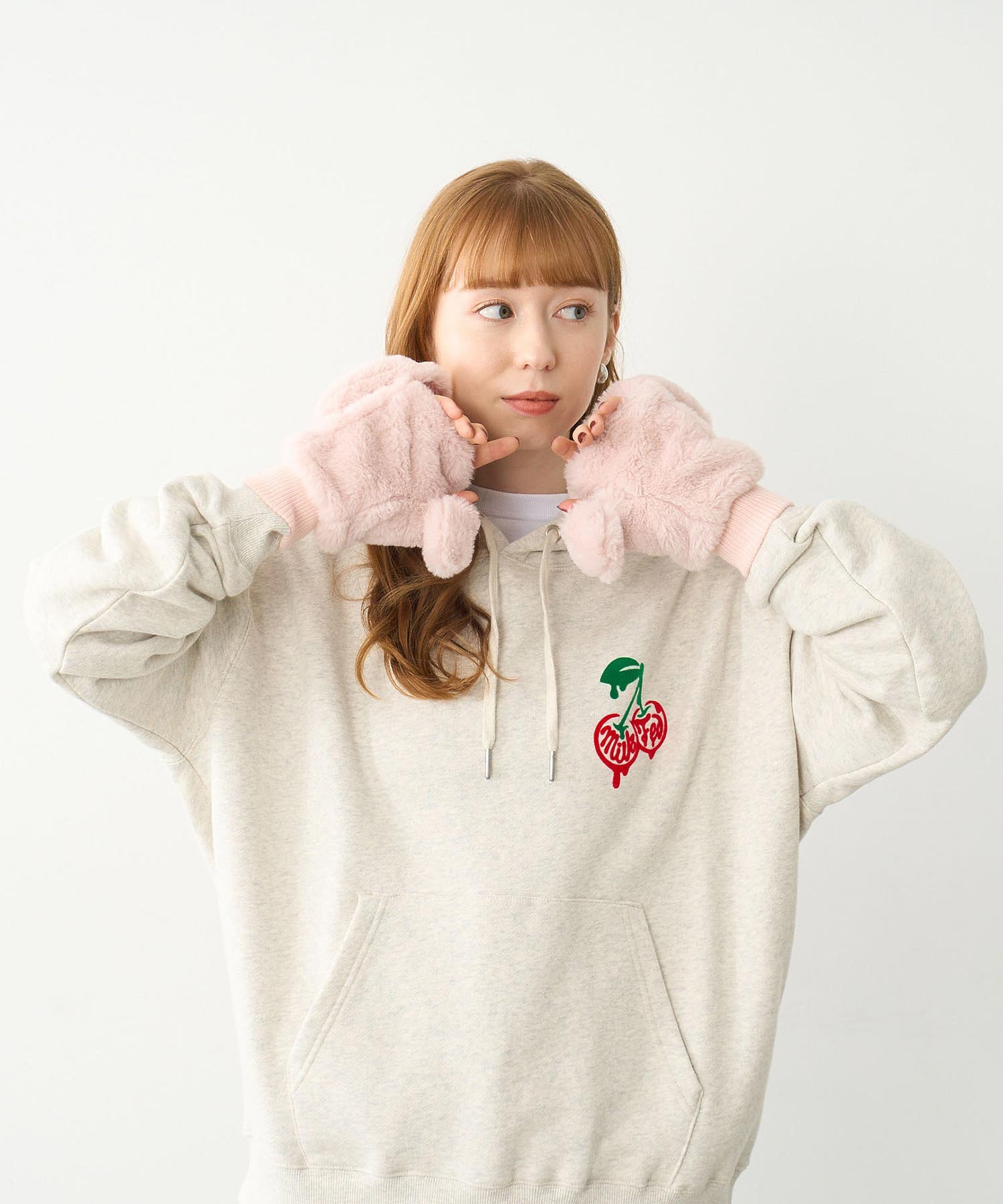 MELTY CHERRY SWEAT HOODIE