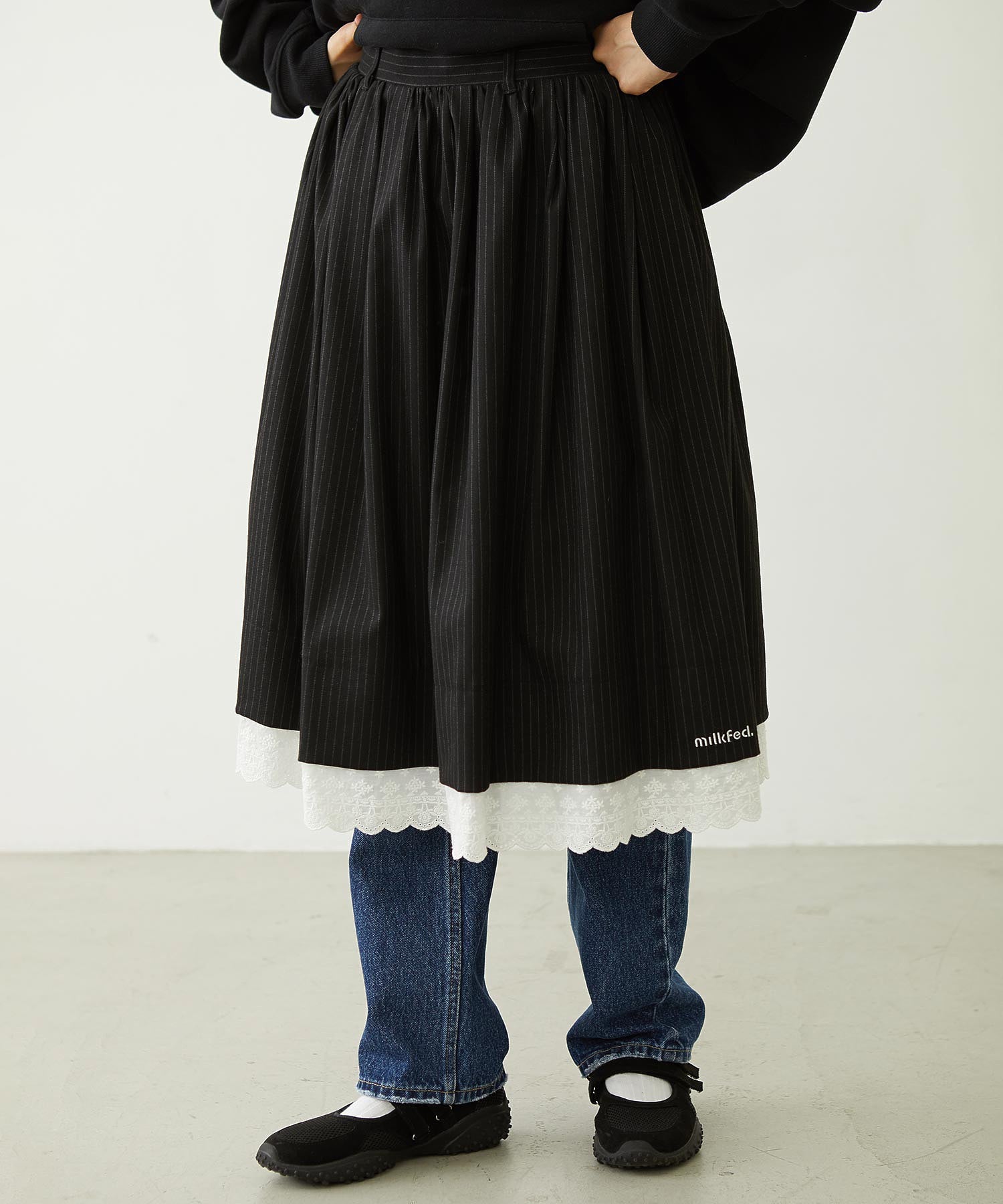 LACE HEM STRIPED SKIRT