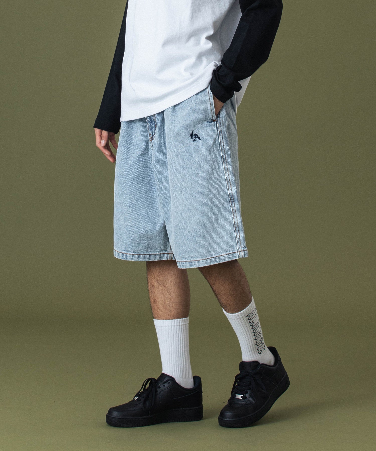 MODEL 身長183cm / 着用サイズ：Lサイズ
