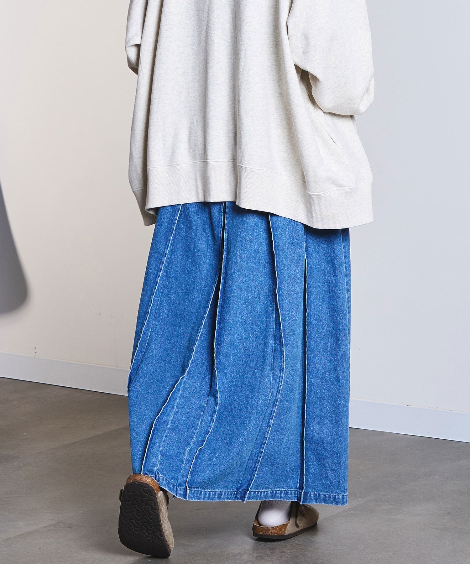 DENIM PLEATED LONG SKIRT
