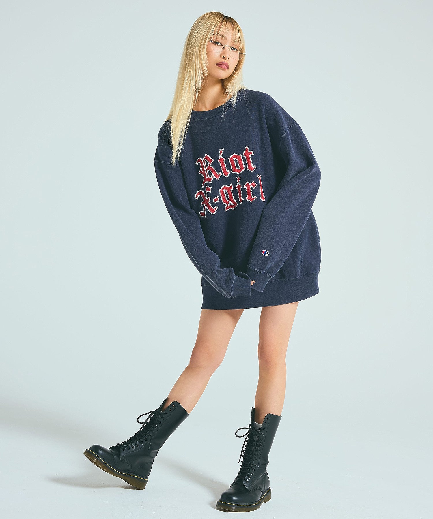 X-girl × Champion REVERSE WEAVE FADED LOGO SWEAT TOP