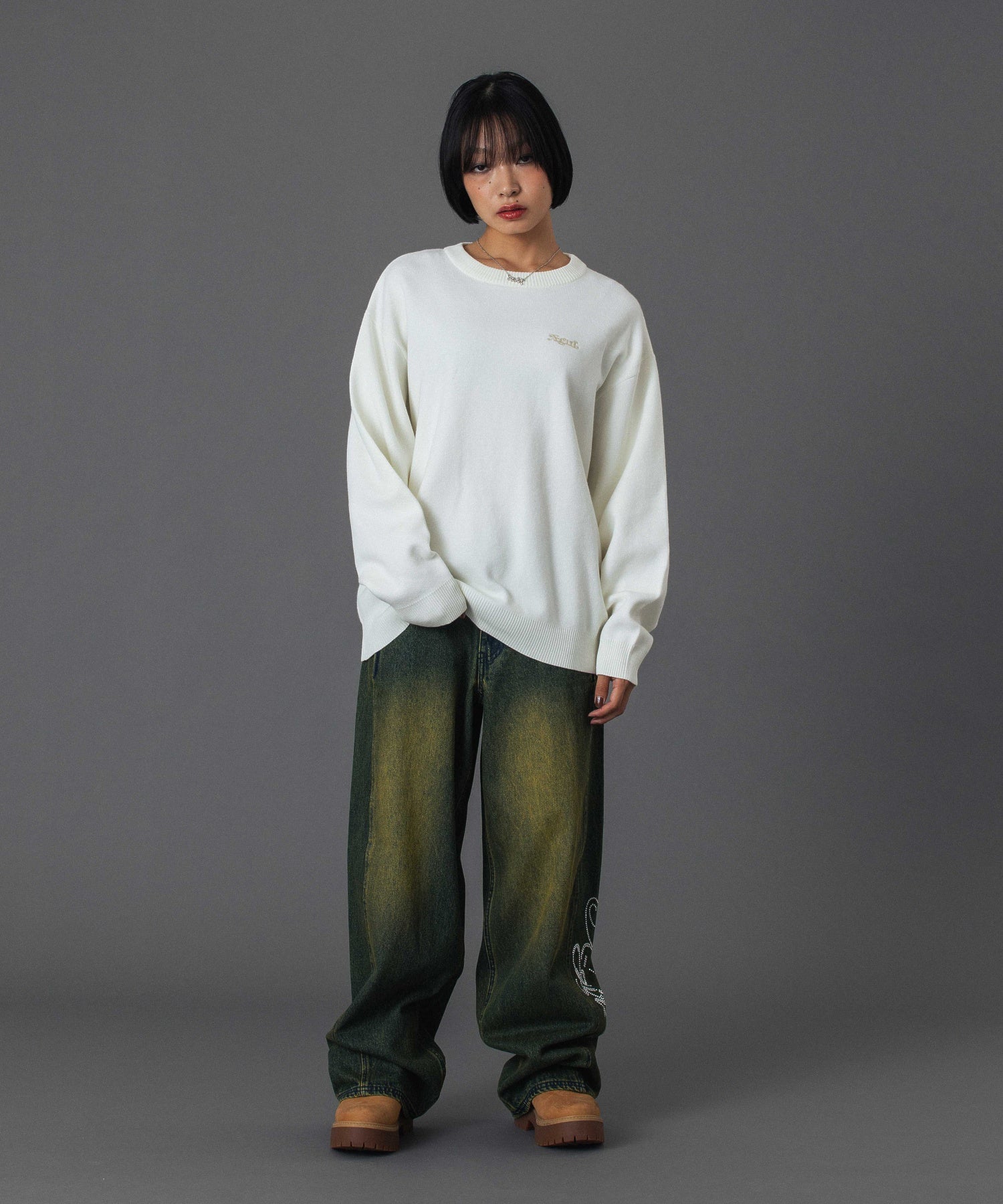 FACE EMBROIDERY KNIT TOP