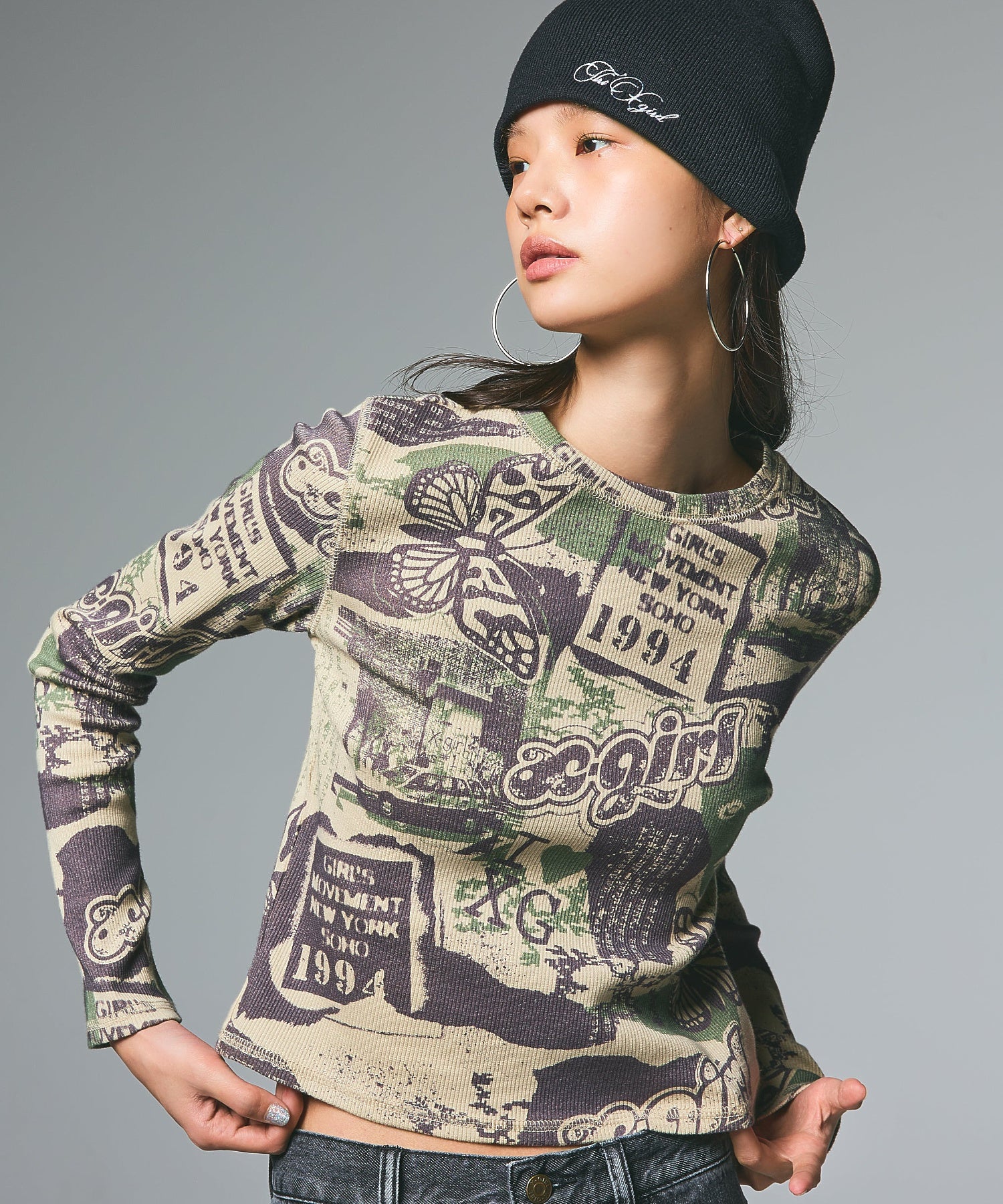COLLAGE GRAPHIC L/S COMPACT TOP