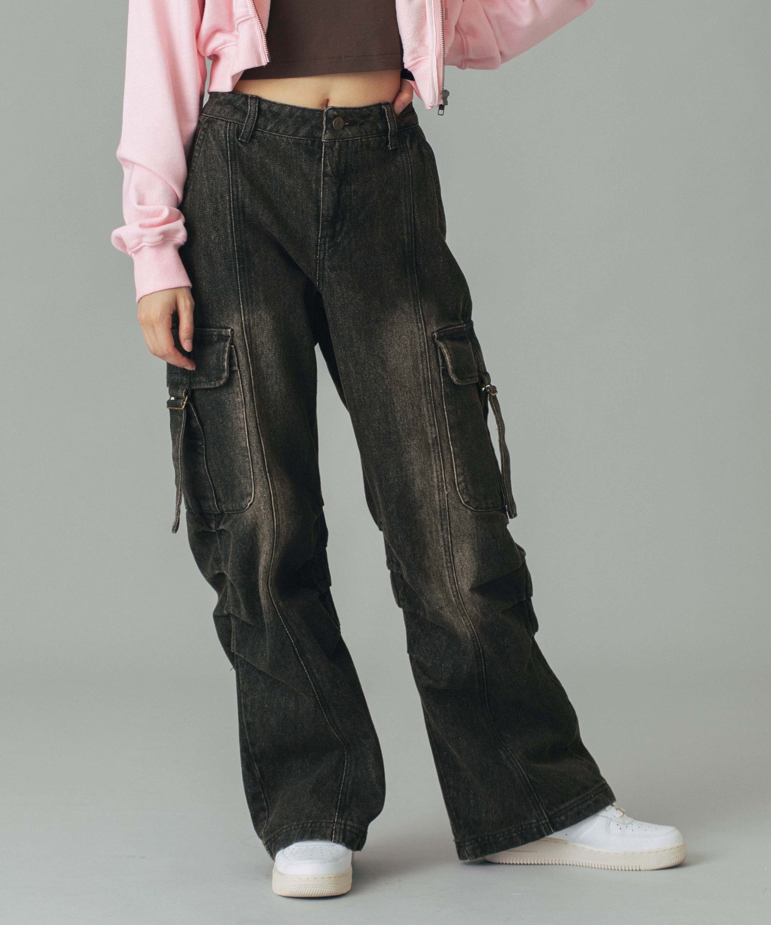 LOW RISE CARGO POCKET DENIM PANTS