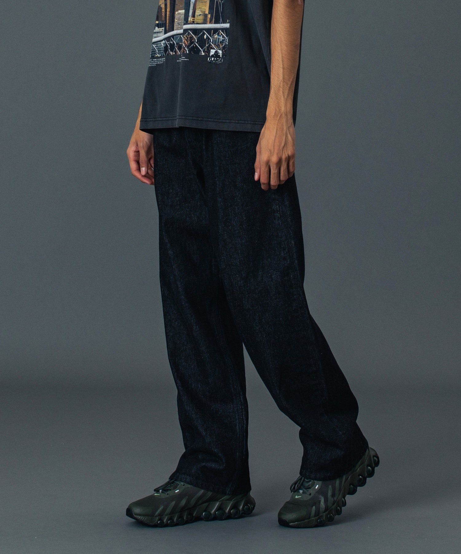 MODEL 身長183cm / 着用サイズ：34inch