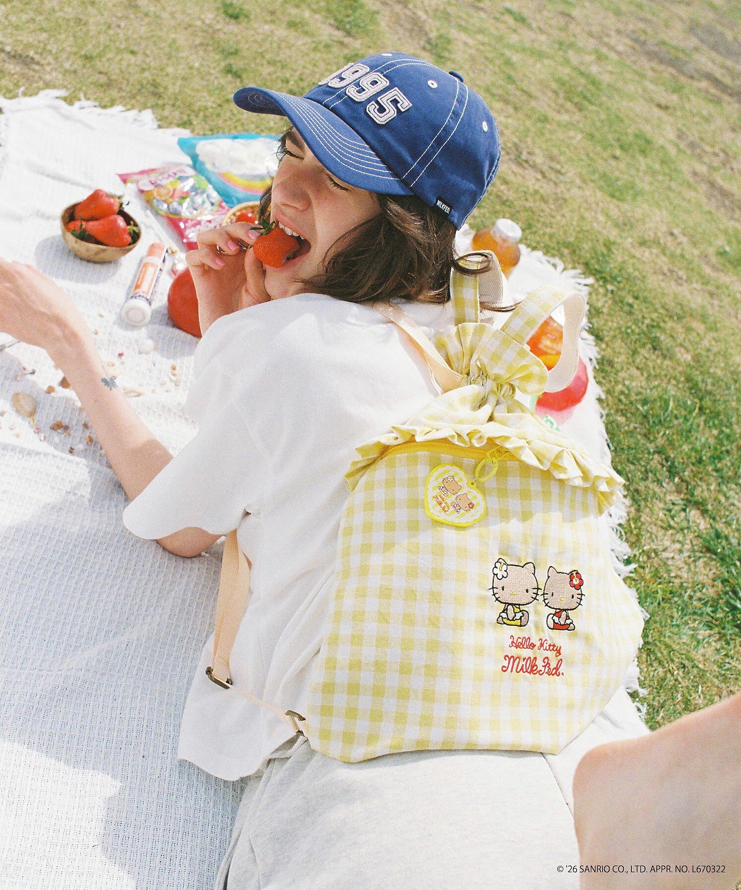 MILKFED. × HELLO KITTY SUN-KISSED F2F KEYCHAIN