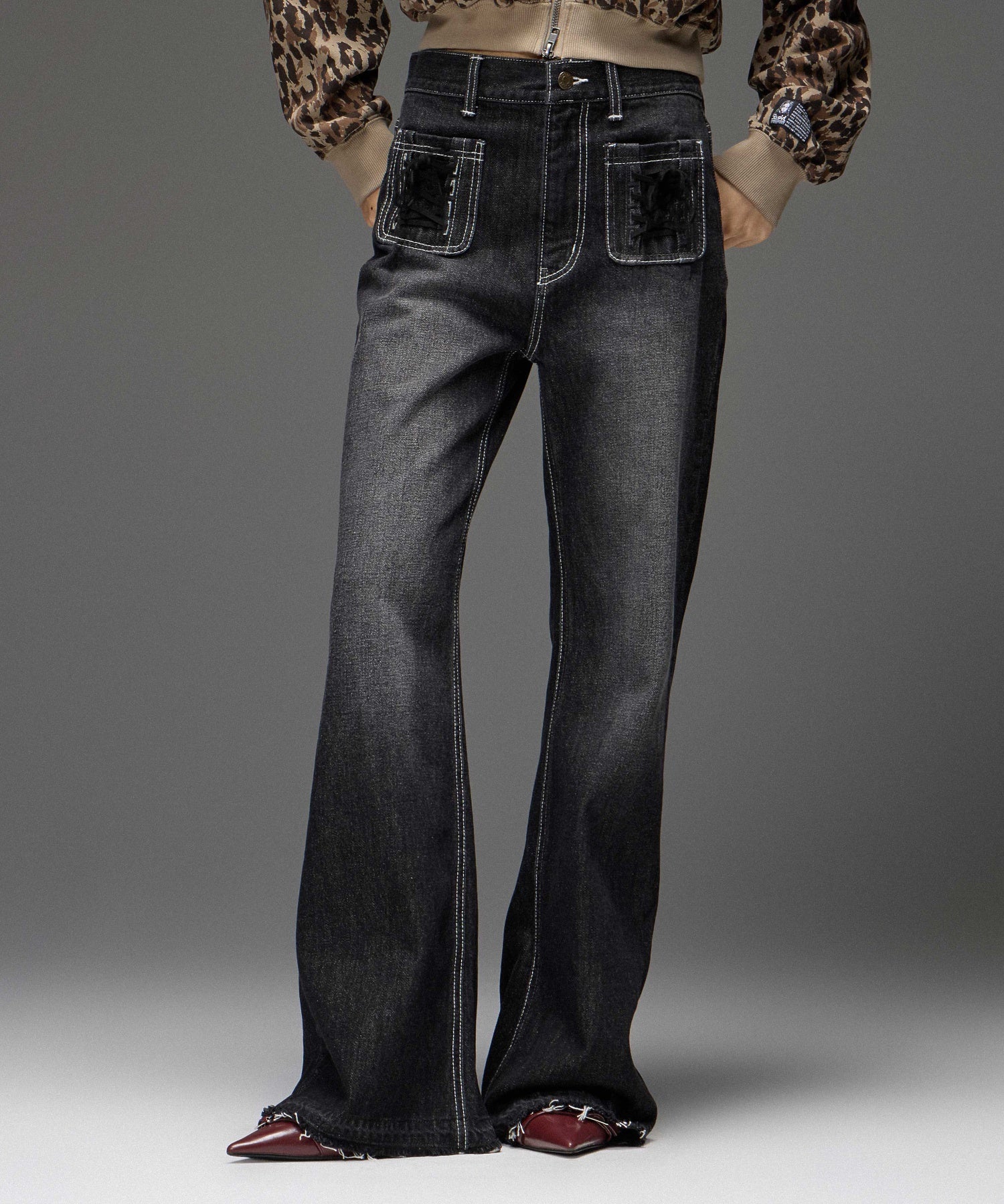 HEART POCKET FLARE DENIM PANTS