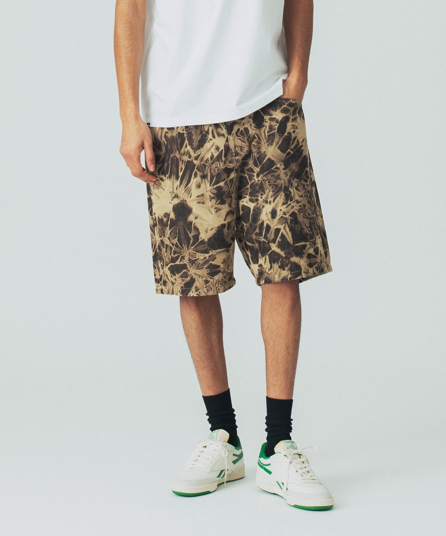 UNEVEN DYED SHORTS
