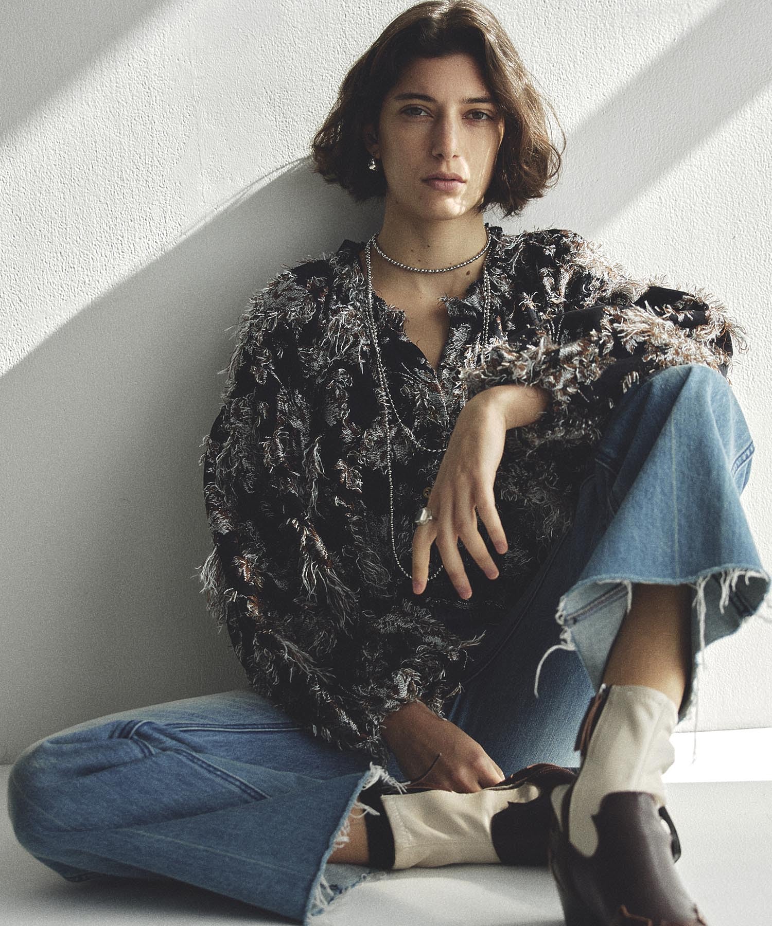 mag.by c/FLOWER JACQUARD BLOUSE