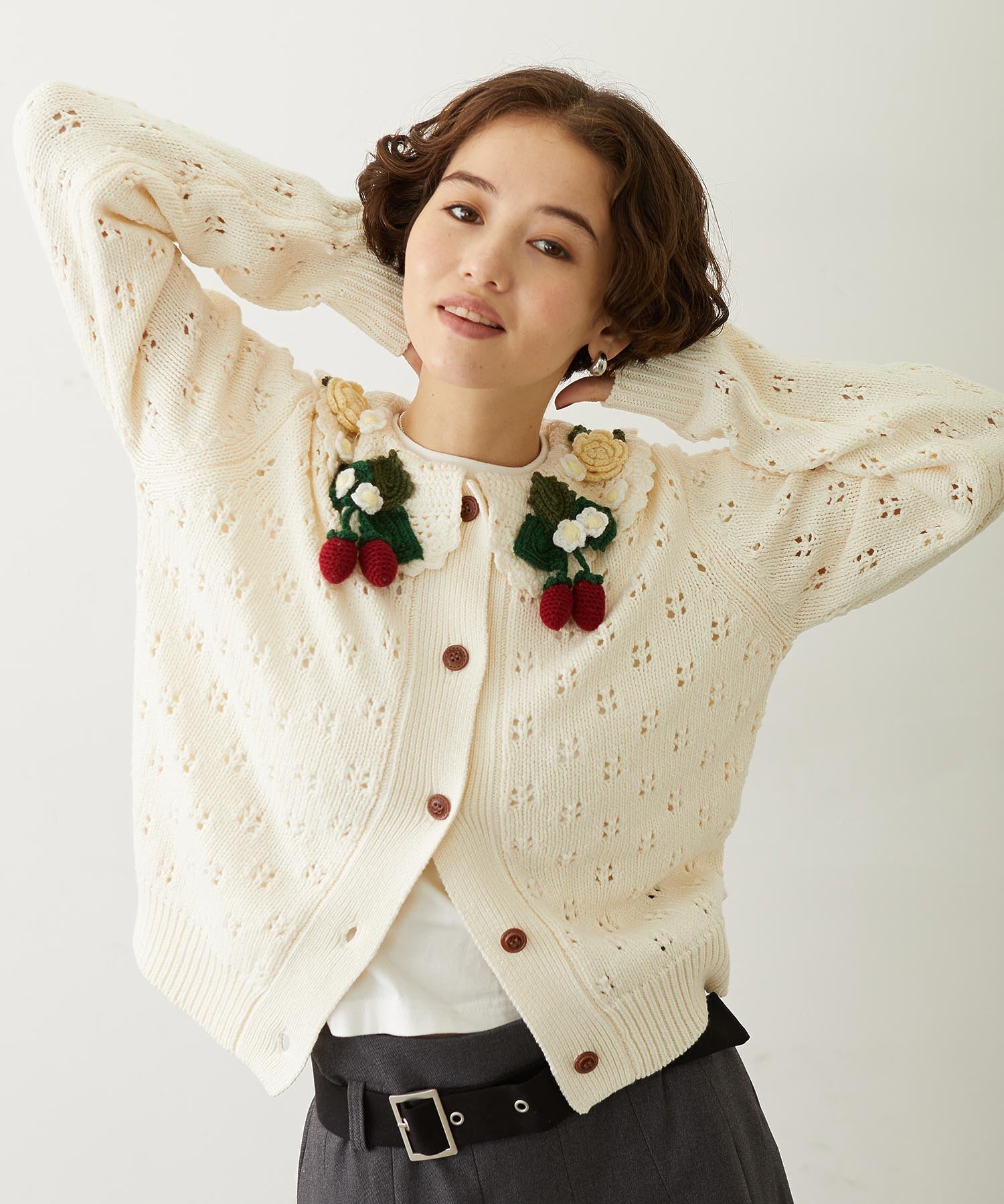 STRAWBERRY FLOWER KNIT CARDIGAN