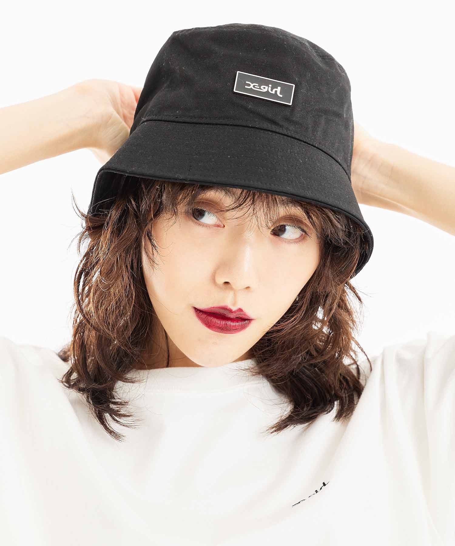 METAL PLATE BUCKET HAT X-girl