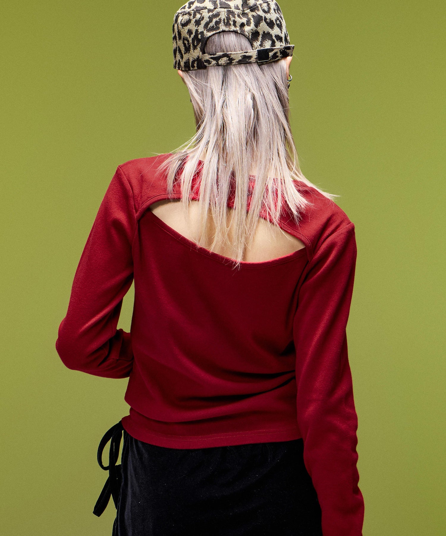 BACK SLIT COMPACT L/S TOP