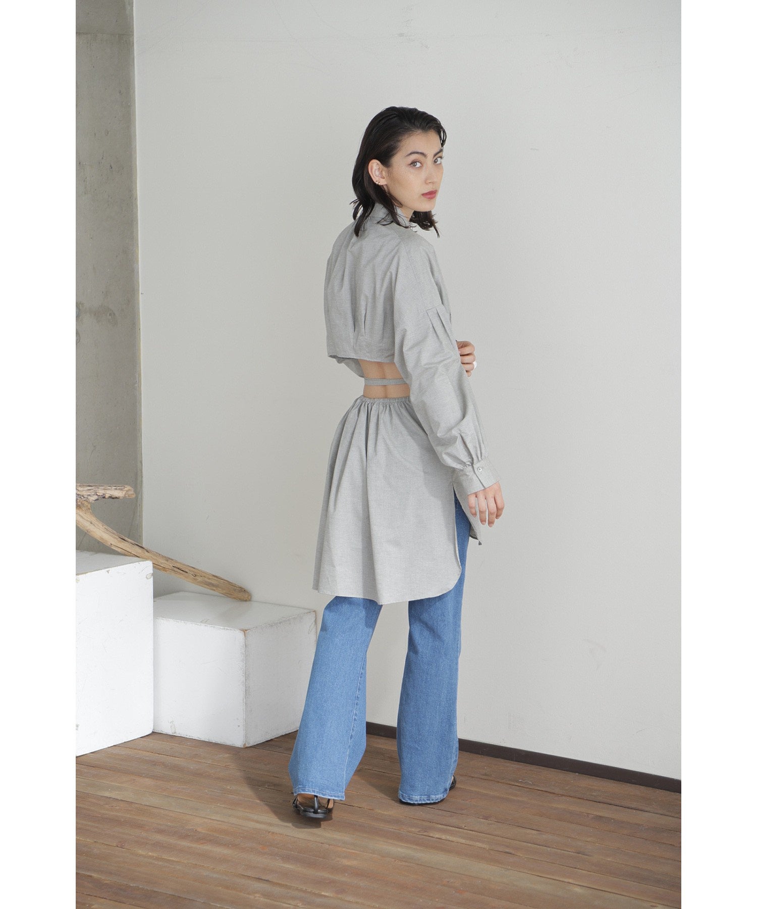 CASA FLINE/バックオープンボリュームシャツ