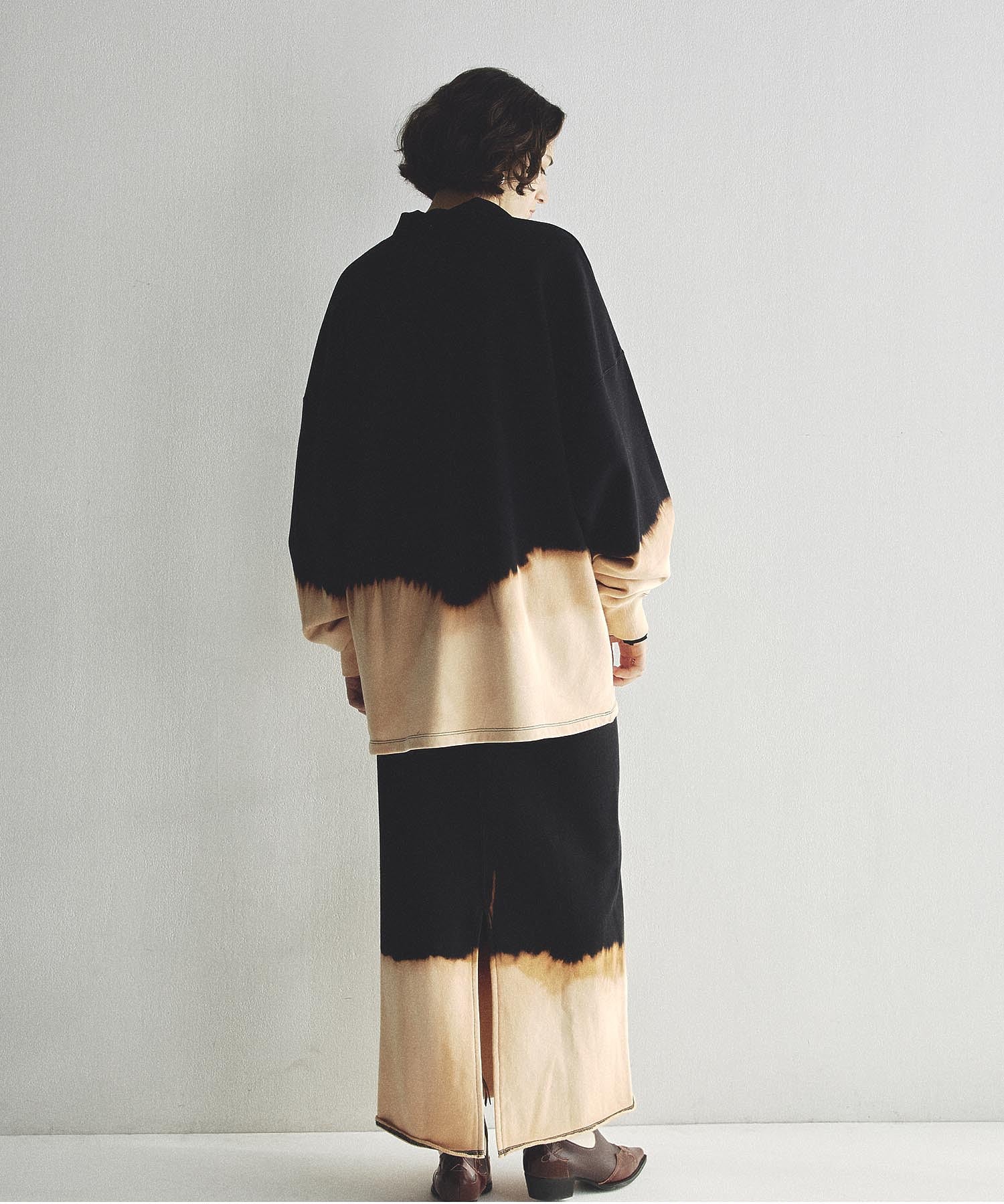 mag.by c/BLEACH SWEAT SKIRT