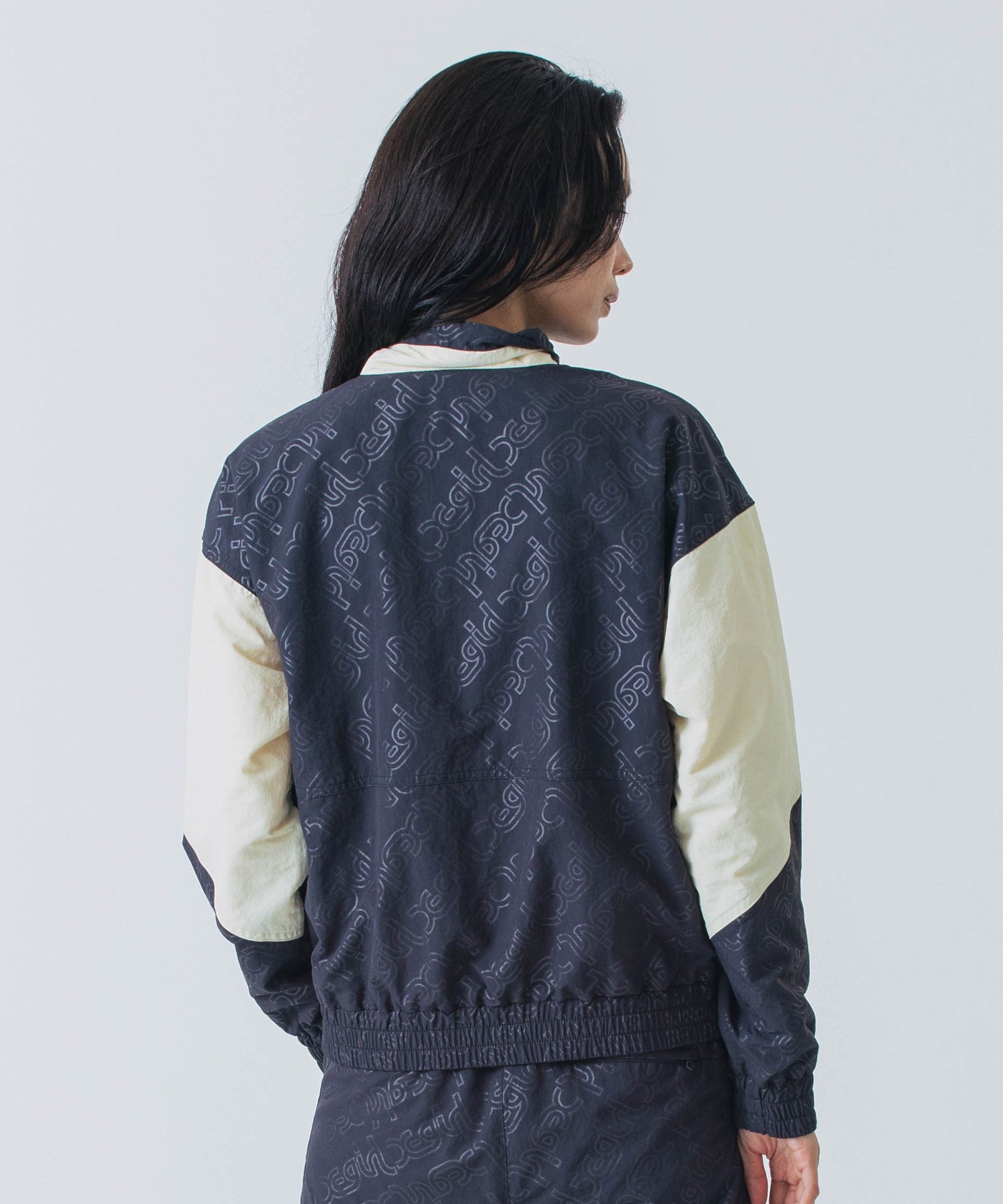 EMBOSSED WIND UP JACKET