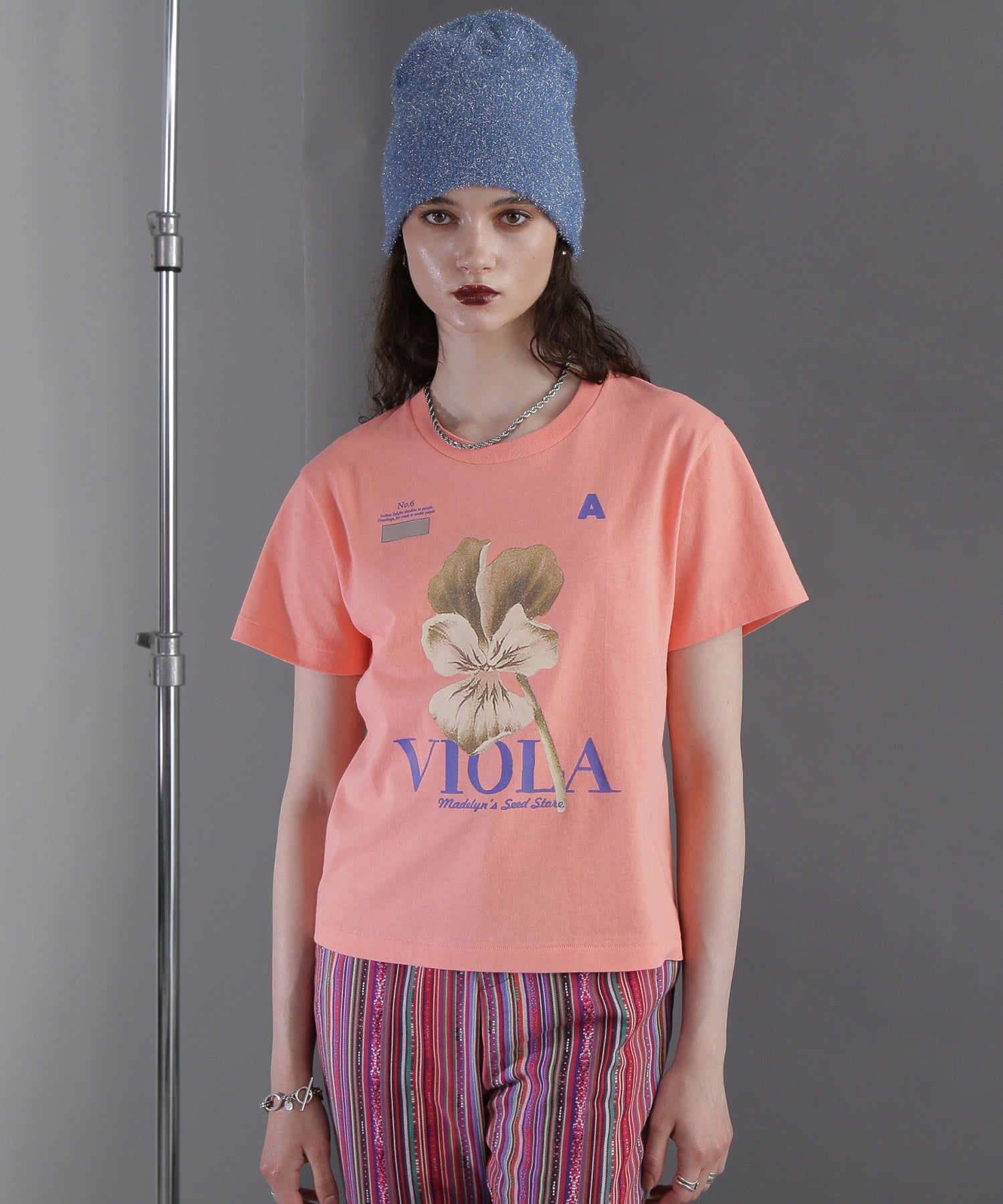 mag.by c/フラワーグラフィックTシャツ