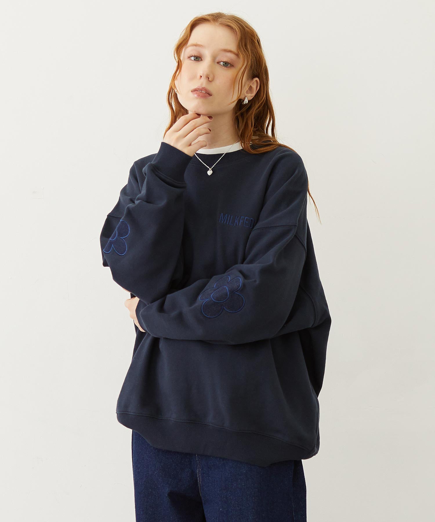 FLOWER ELBOW PATCH SWEAT TOP