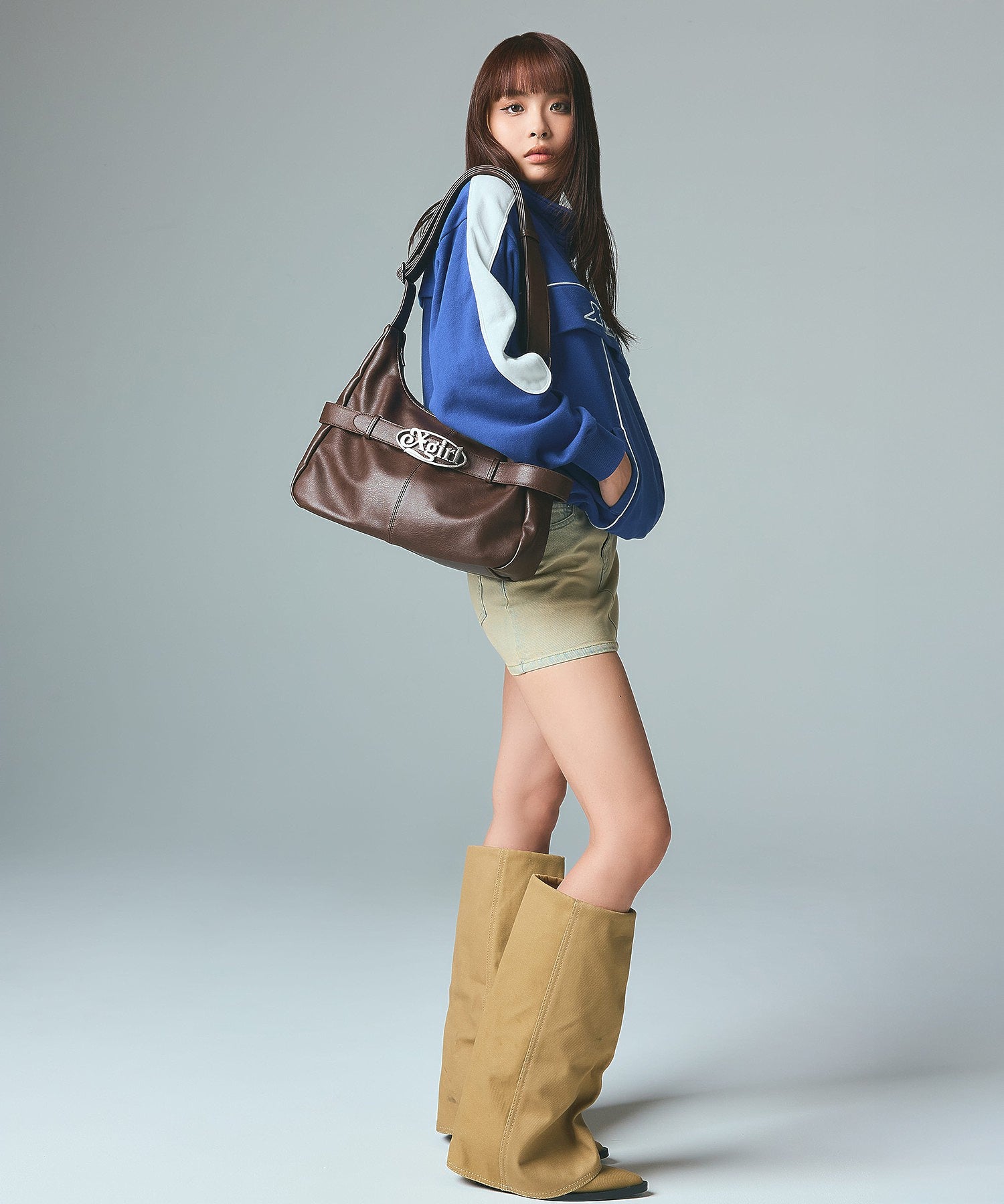 OVAL LOGO CLASP FAUX LEATHER SHOULDER BAG