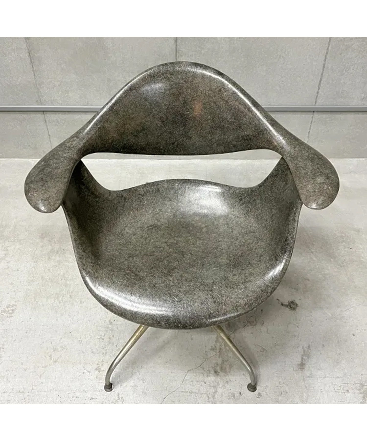 DAF Swag Leg Chair / Vintage
