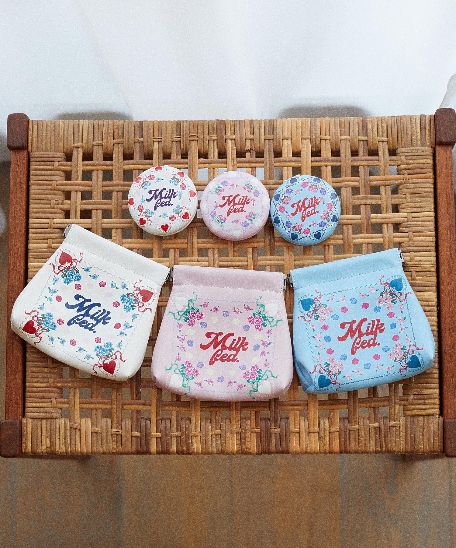 FLOWER PATTERN SPRING POUCH