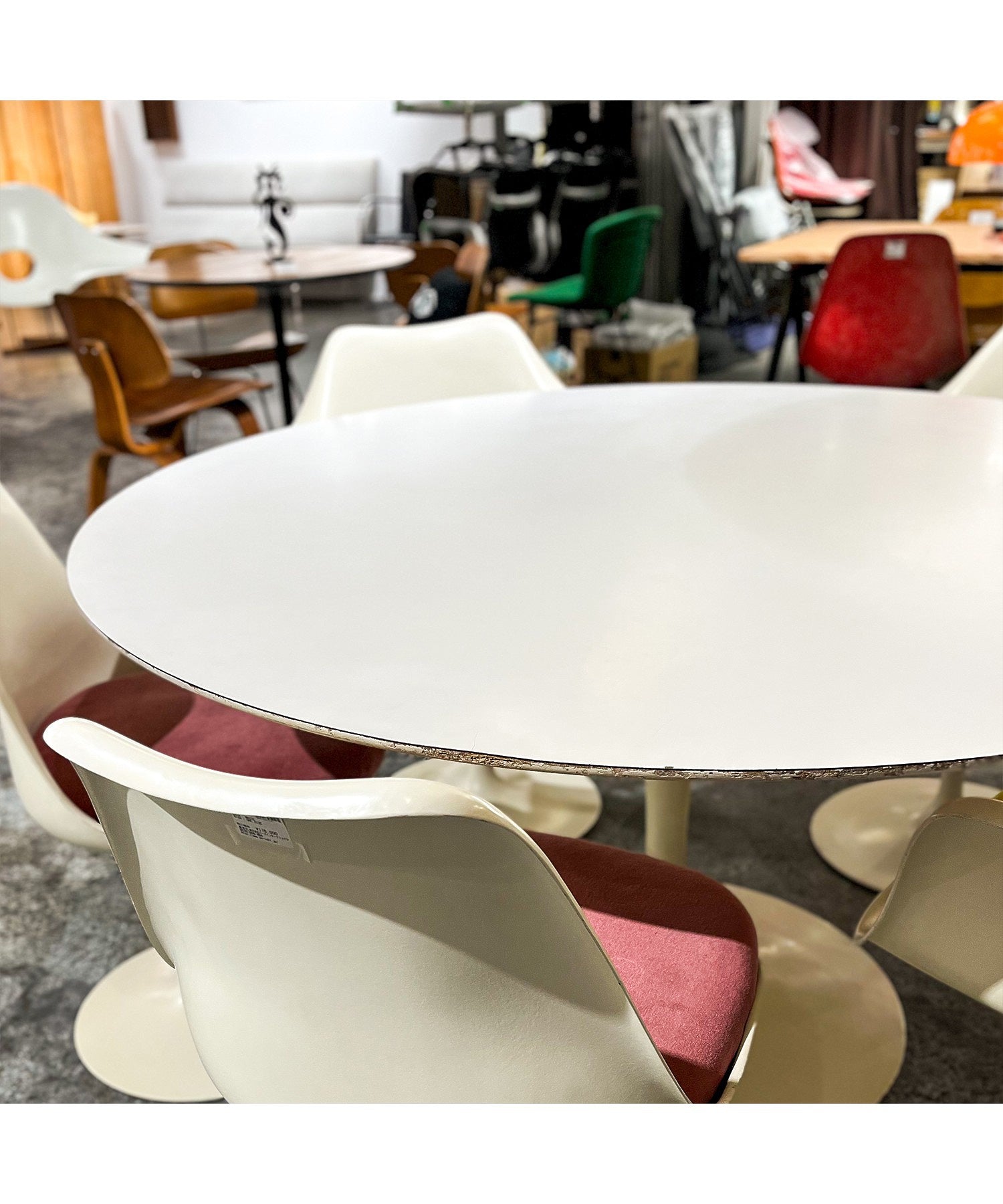 Saarinen Tulip Dining Table / Knoll / 1970 - Early 80s