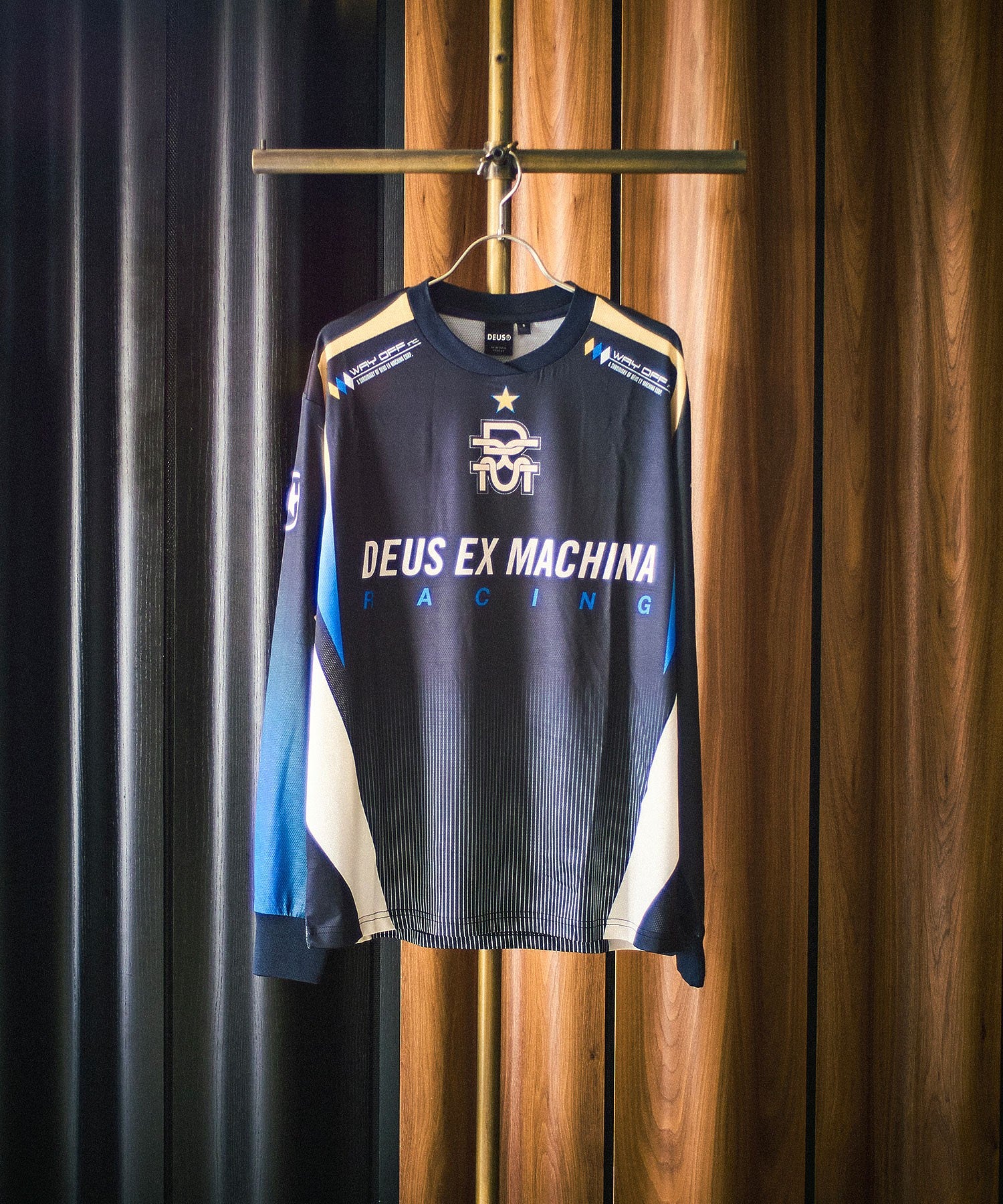 DEUS EX MACHINA/RENEGADE MOTO TOP