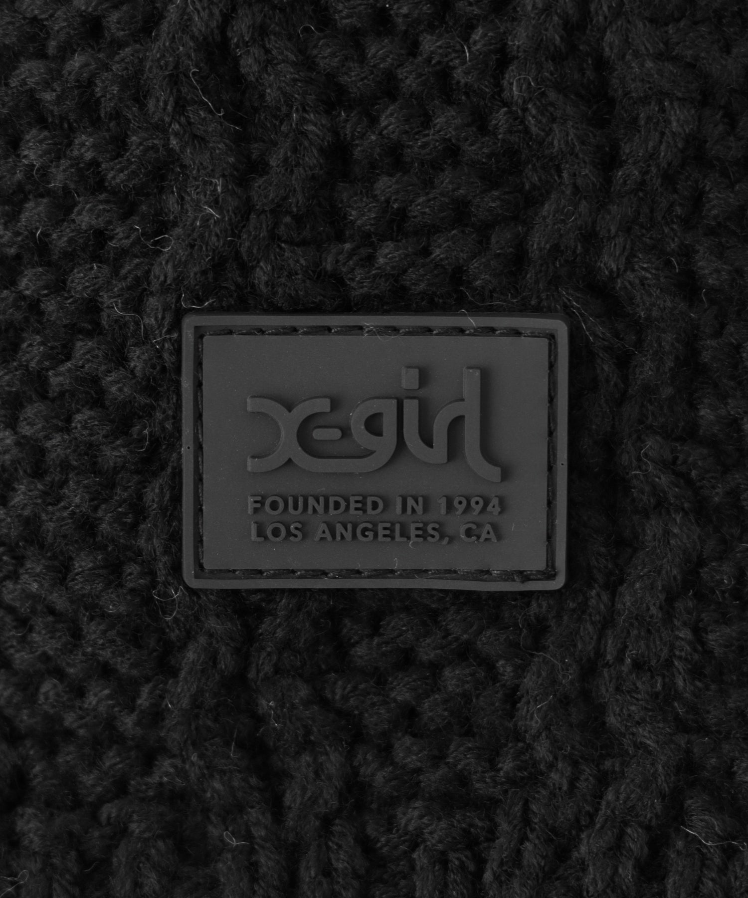 RUBBER PATCH KNIT SCARF
