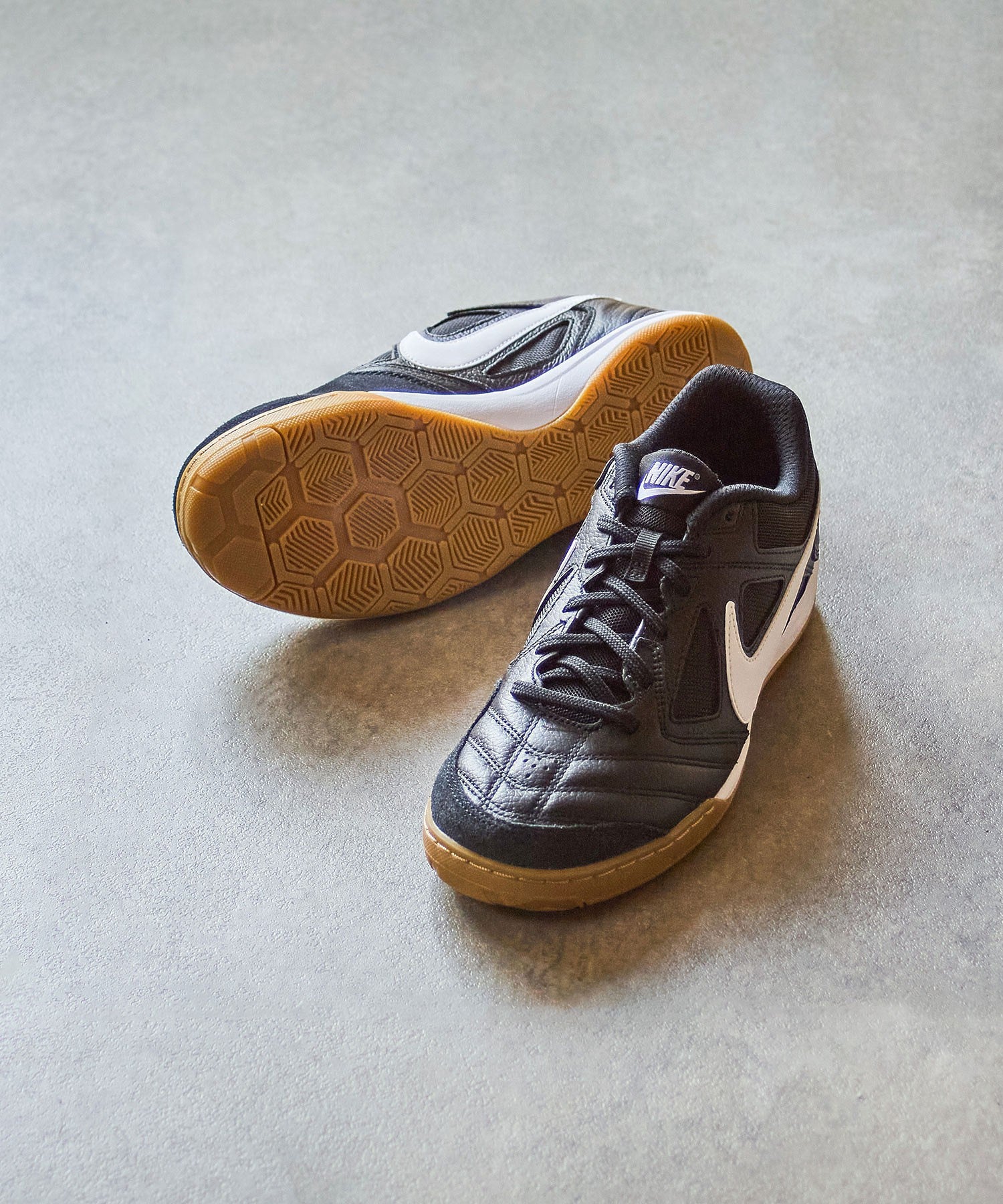 NIKE/GATO