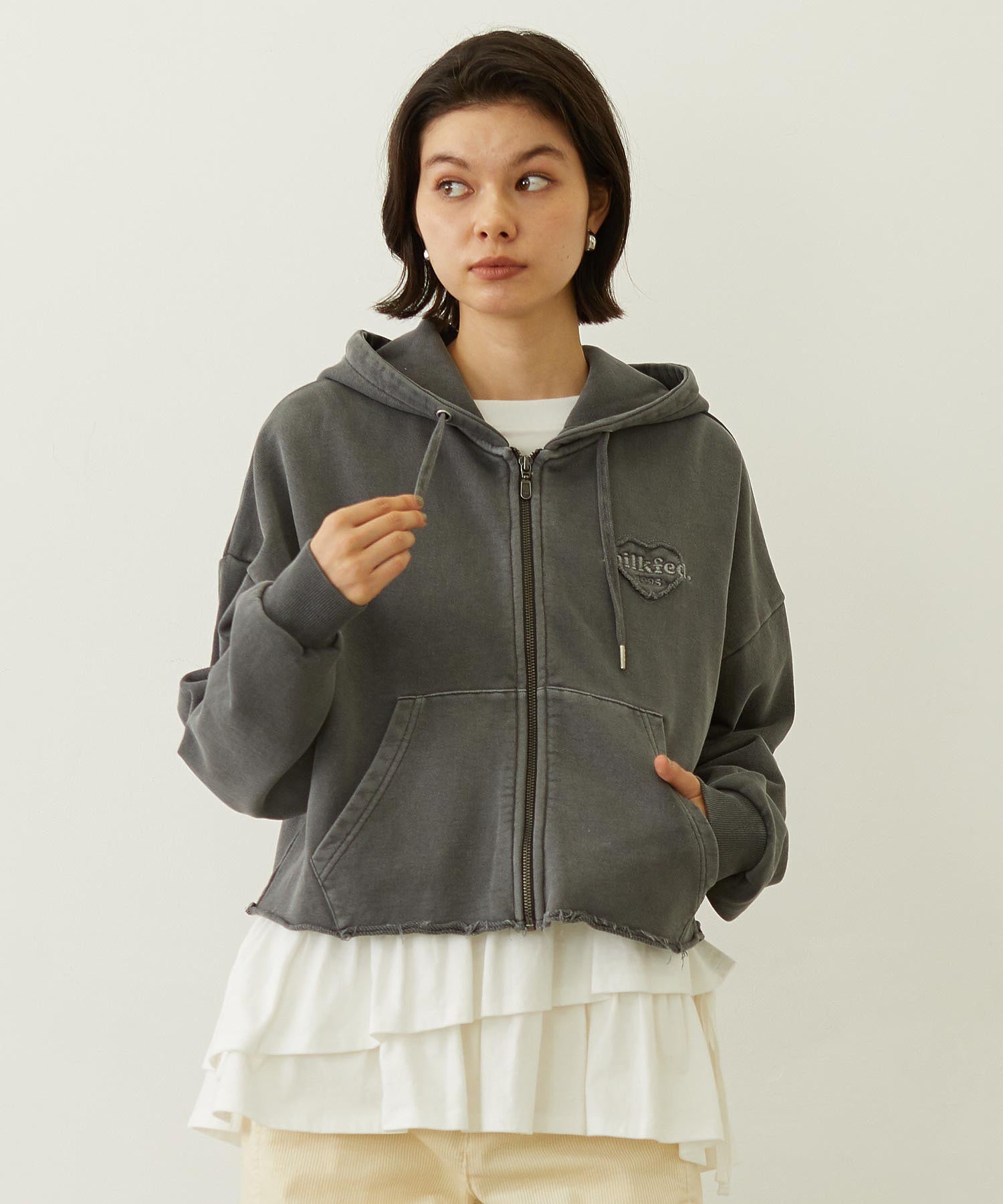 HEART MOTIF FADED CROPPED ZIP UP HOODIE